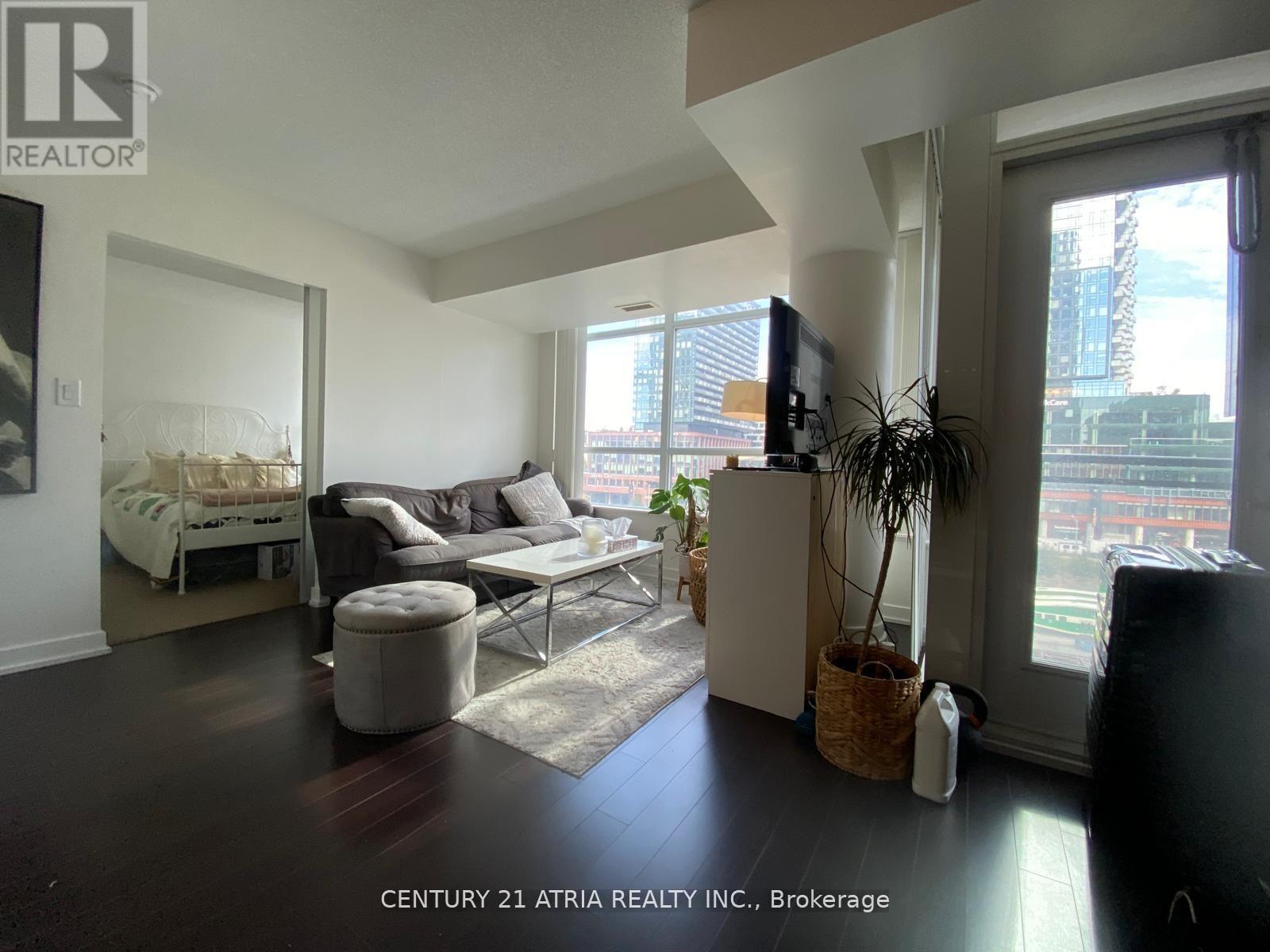 618 - 8 TELEGRAM MEWS, Toronto, Ontario