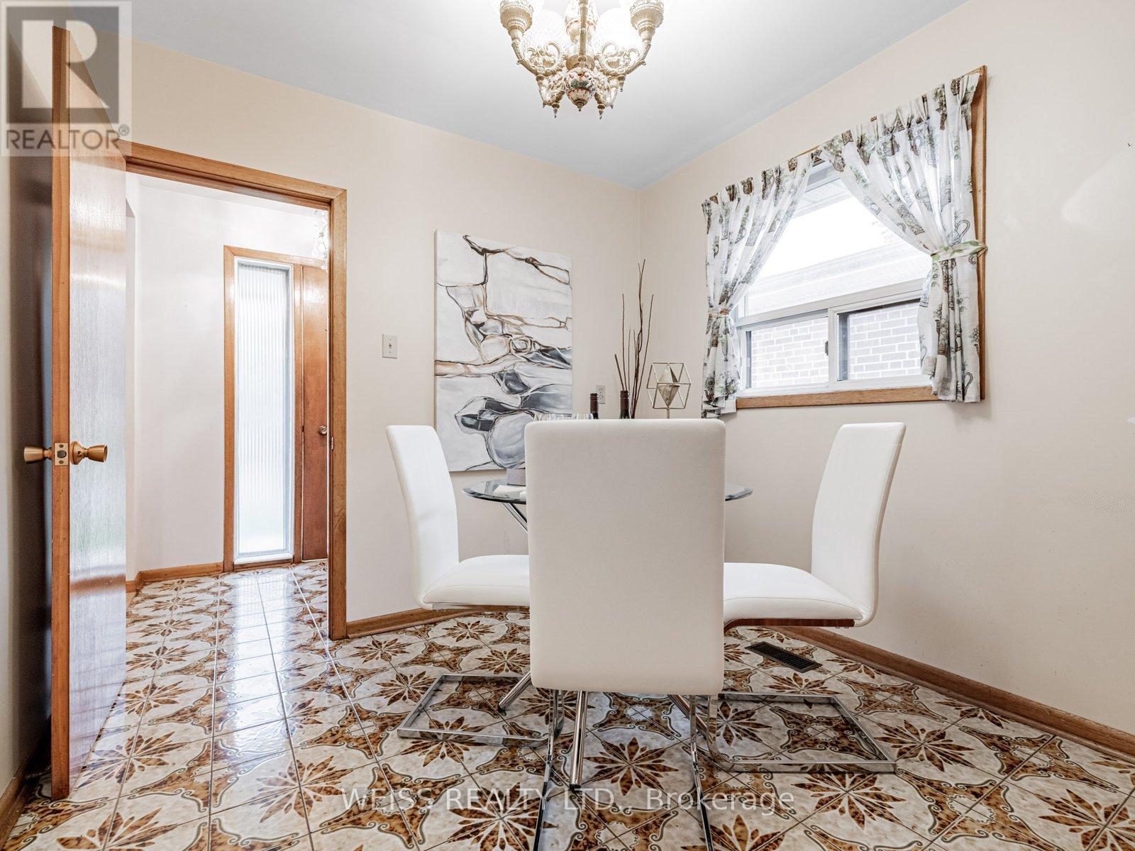 56 Ranee Avenue, Toronto, Ontario  M6A 1M9 - Photo 12 - C12474443