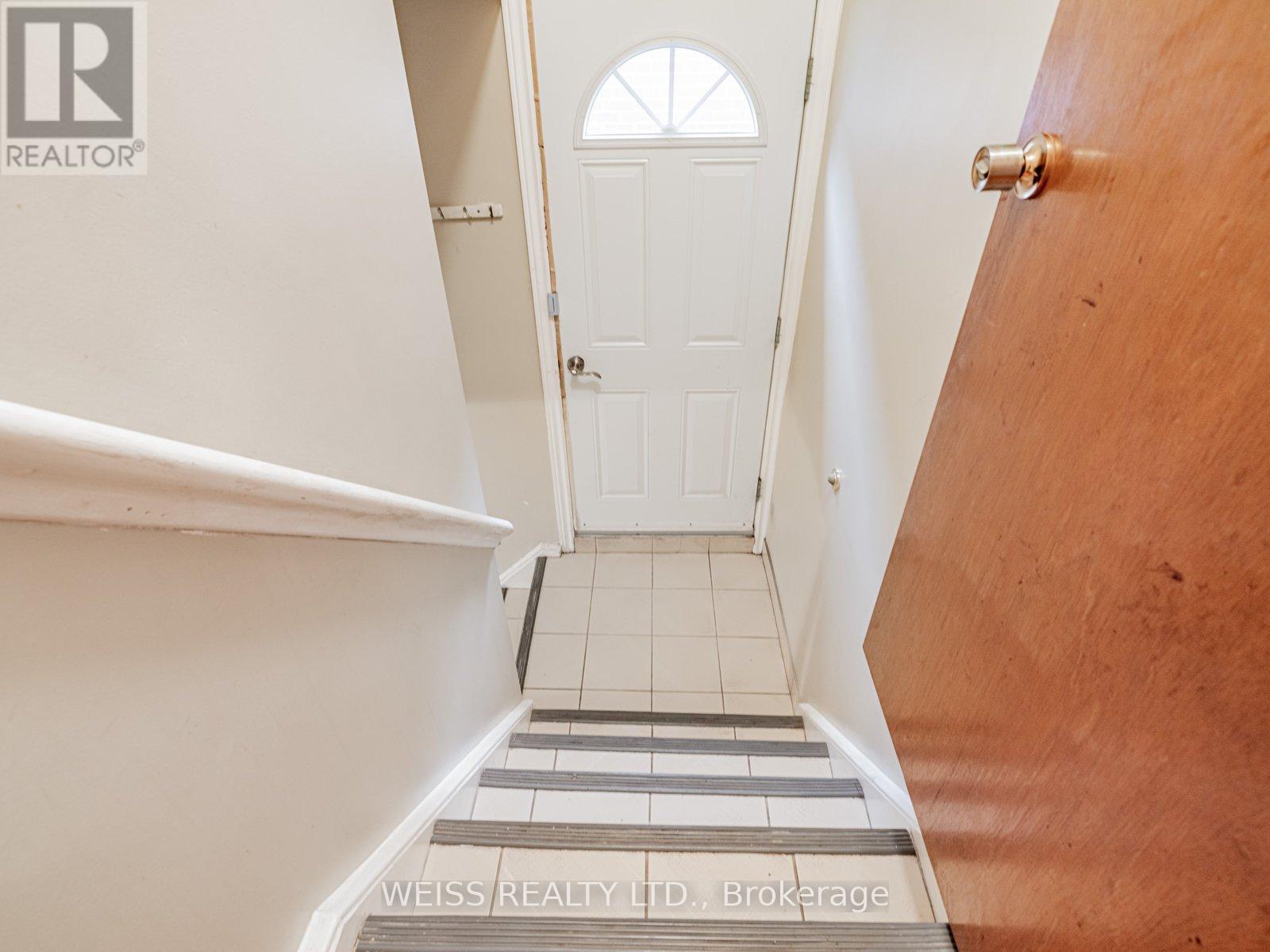 56 Ranee Avenue, Toronto, Ontario  M6A 1M9 - Photo 18 - C12474443