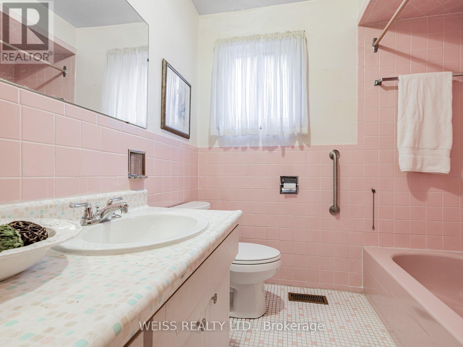 56 Ranee Avenue, Toronto, Ontario  M6A 1M9 - Photo 22 - C12474443