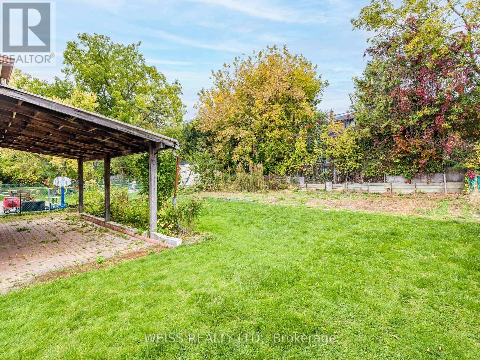 56 Ranee Avenue, Toronto, Ontario  M6A 1M9 - Photo 32 - C12474443