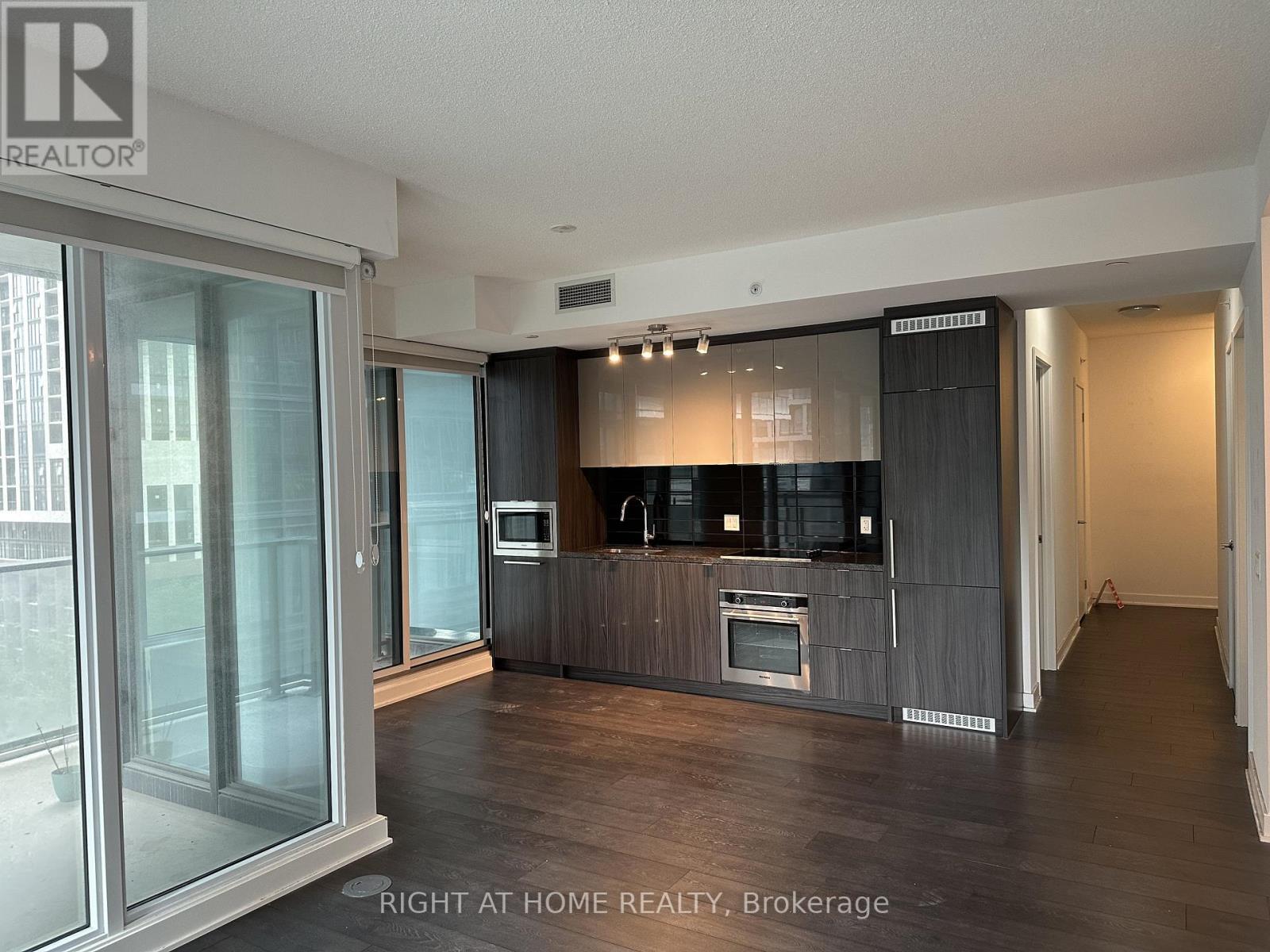1202 - 125 Blue Jays Way, Toronto, Ontario  M5V 0N5 - Photo 12 - C12474447