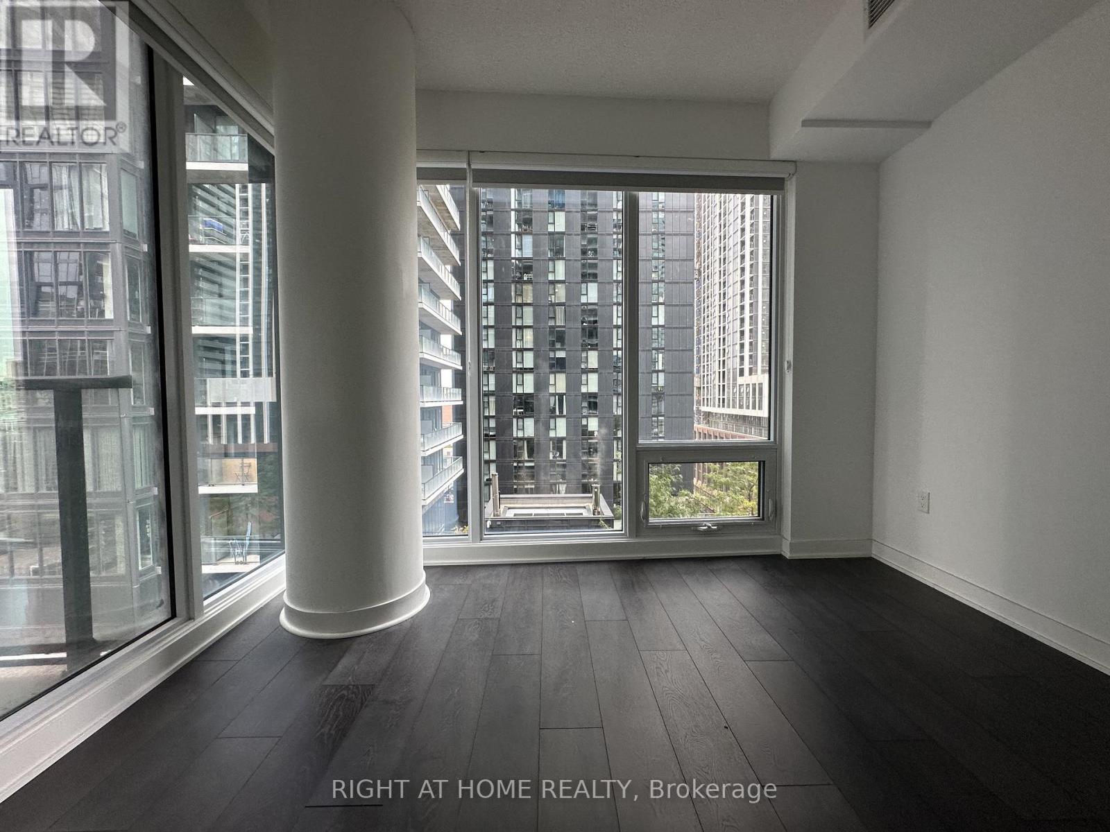 1202 - 125 Blue Jays Way, Toronto, Ontario  M5V 0N5 - Photo 13 - C12474447