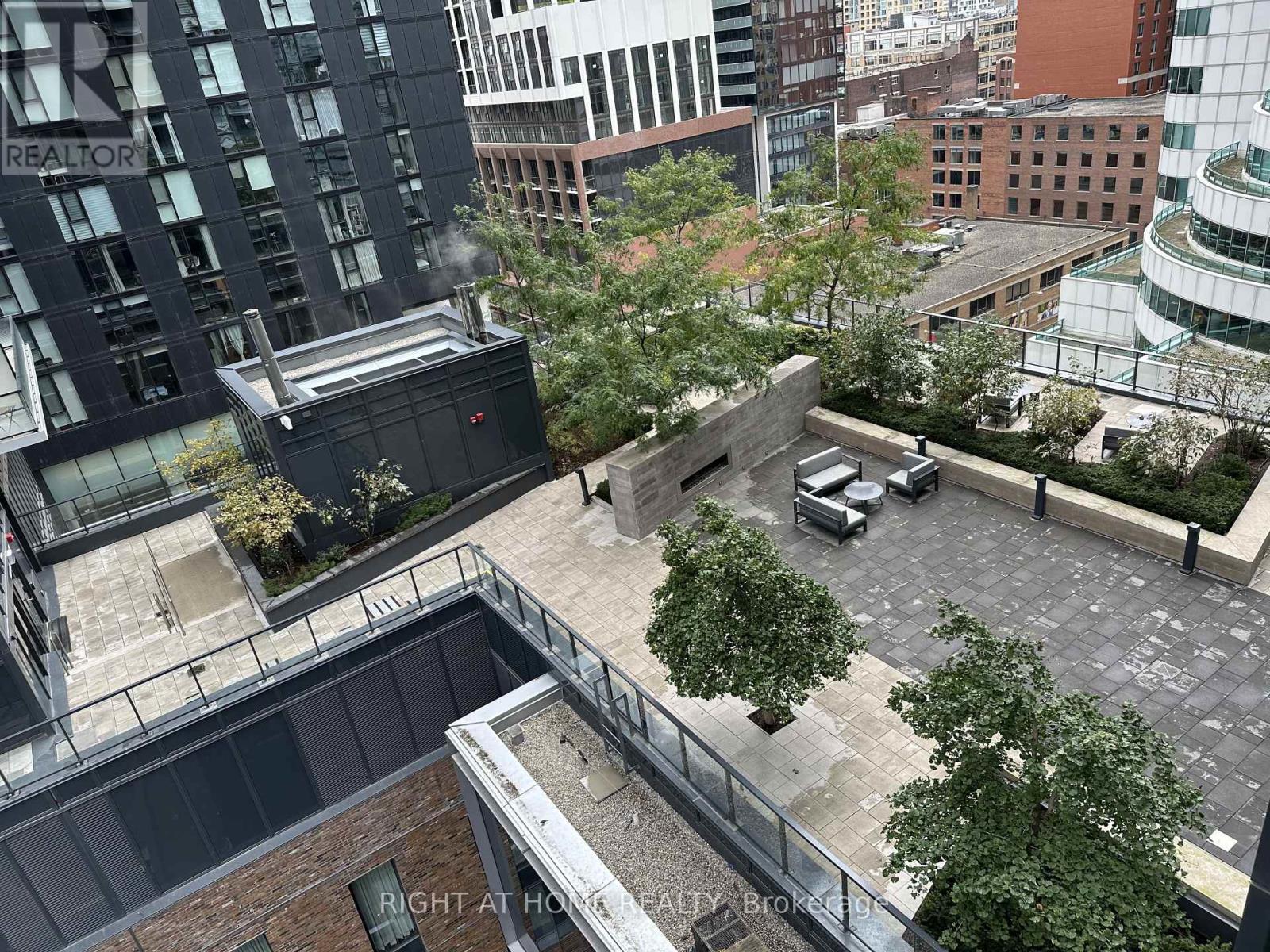 1202 - 125 Blue Jays Way, Toronto, Ontario  M5V 0N5 - Photo 16 - C12474447