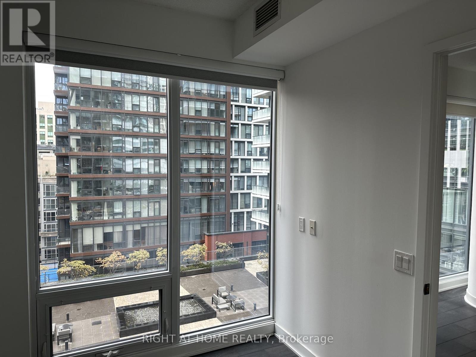 1202 - 125 Blue Jays Way, Toronto, Ontario  M5V 0N5 - Photo 6 - C12474447