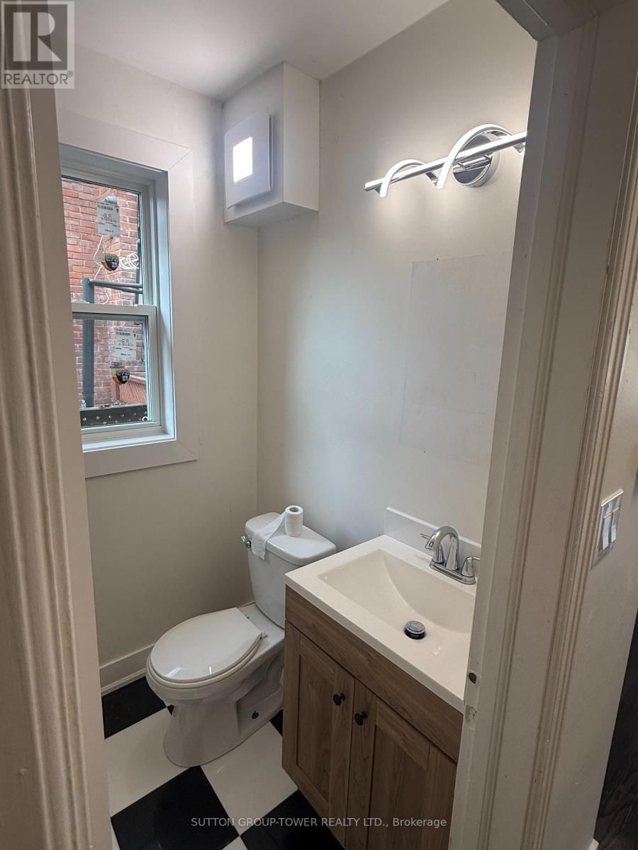 598 Oakwood Avenue, Toronto, Ontario  M6E 2X8 - Photo 12 - C12474448