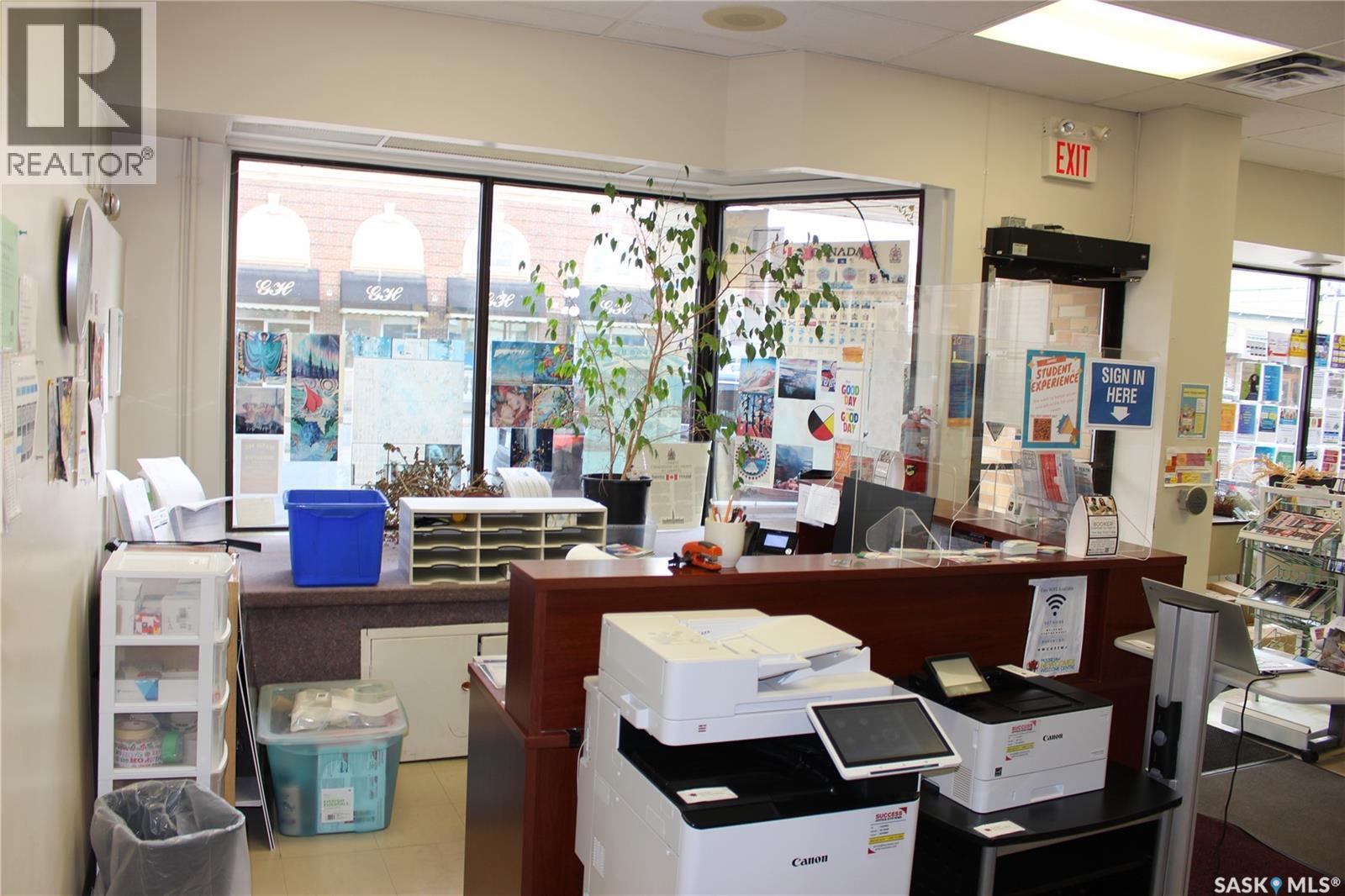 432 Main Street N, Moose Jaw, Saskatchewan  S6H 3K2 - Photo 3 - SK021356