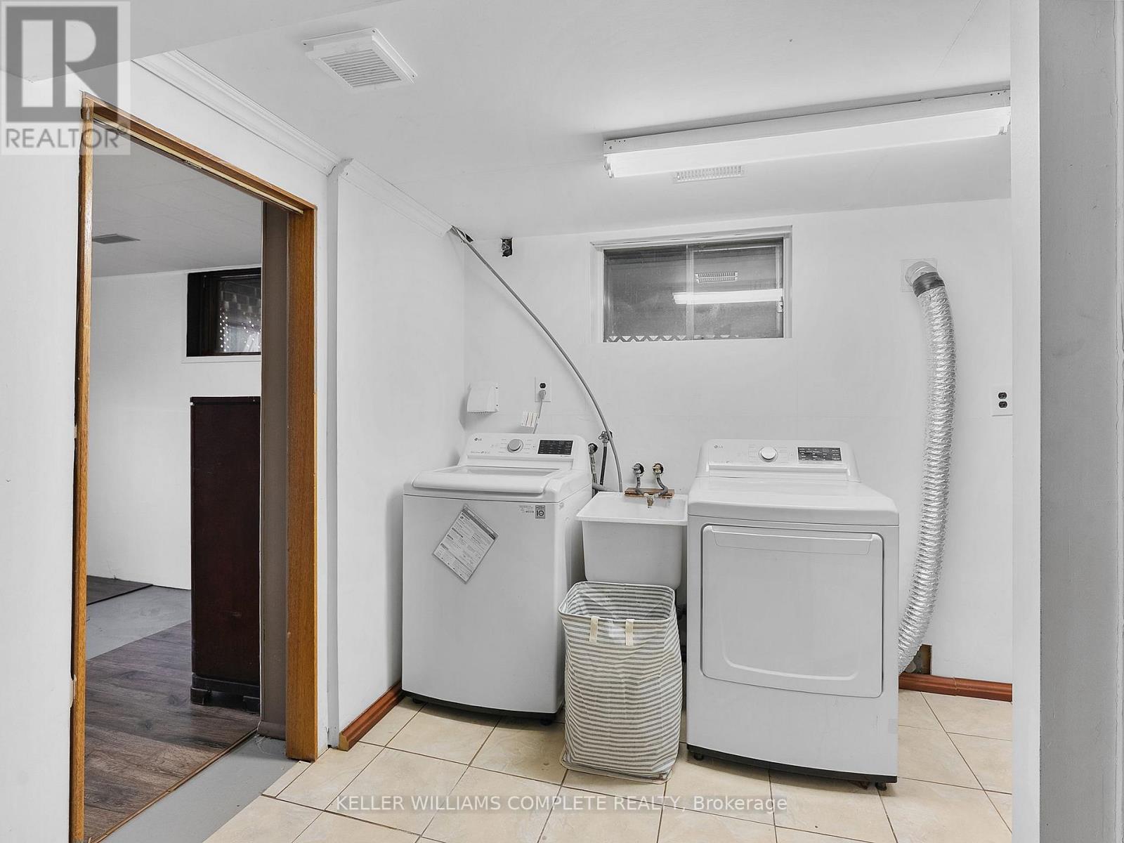 102 Dundee Drive, Haldimand, Ontario  N3W 1J8 - Photo 35 - X12474322