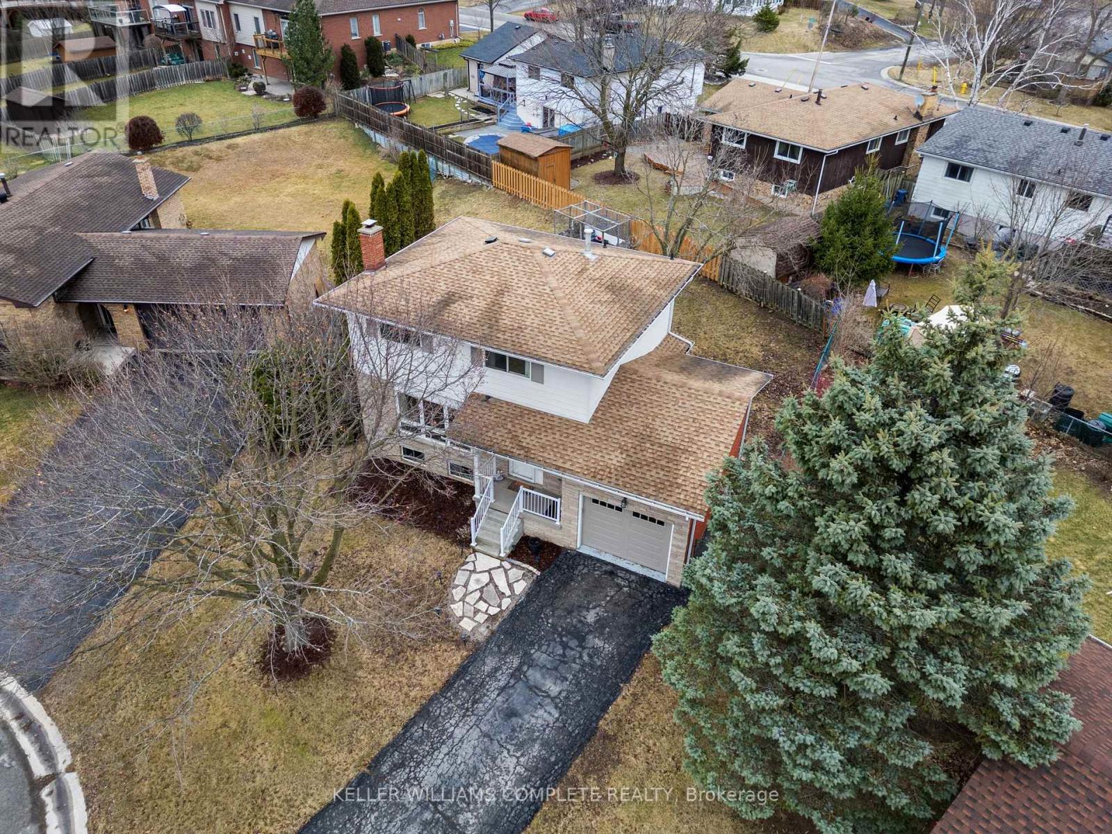 102 Dundee Drive, Haldimand, Ontario  N3W 1J8 - Photo 6 - X12474322