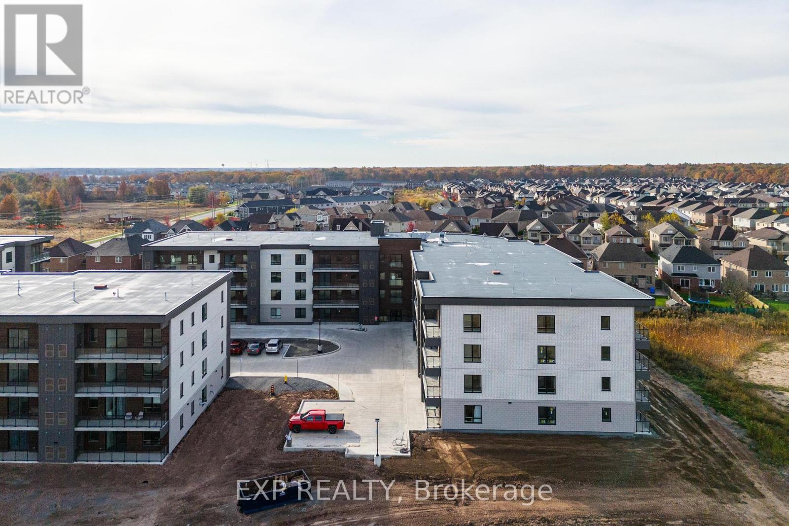 405 - 7549b Kalar Road, Niagara Falls, Ontario  L2H 2Y6 - Photo 3 - X12474337