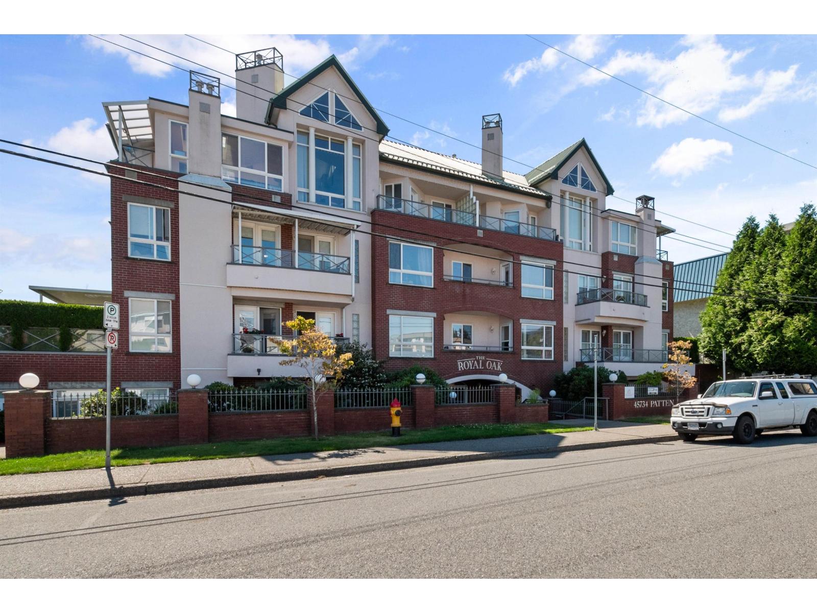 201 45734 Patten Avenue, Chilliwack Downtown, Chilliwack, British Columbia  V2P 1S1 - Photo 1 - R3060486