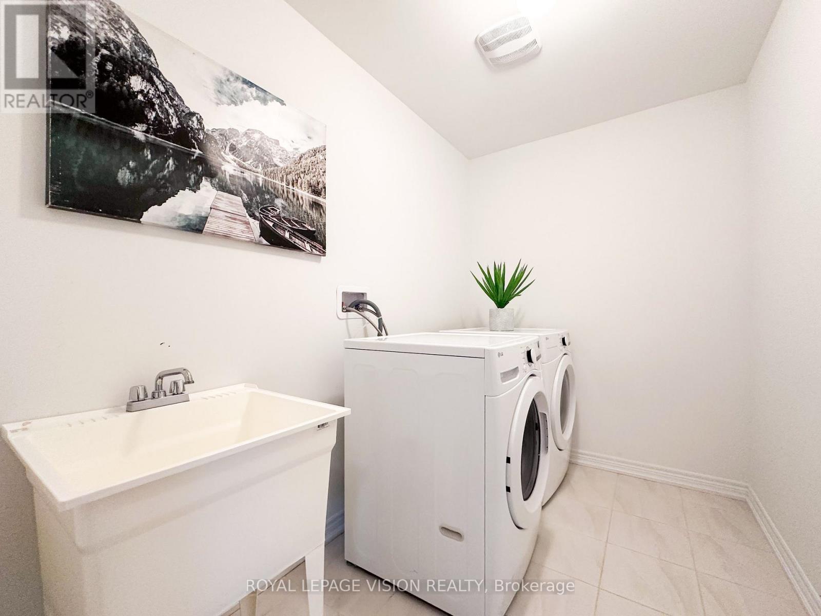 21 Sorbara Way, Whitby, Ontario  L1M 0M4 - Photo 12 - E12474410