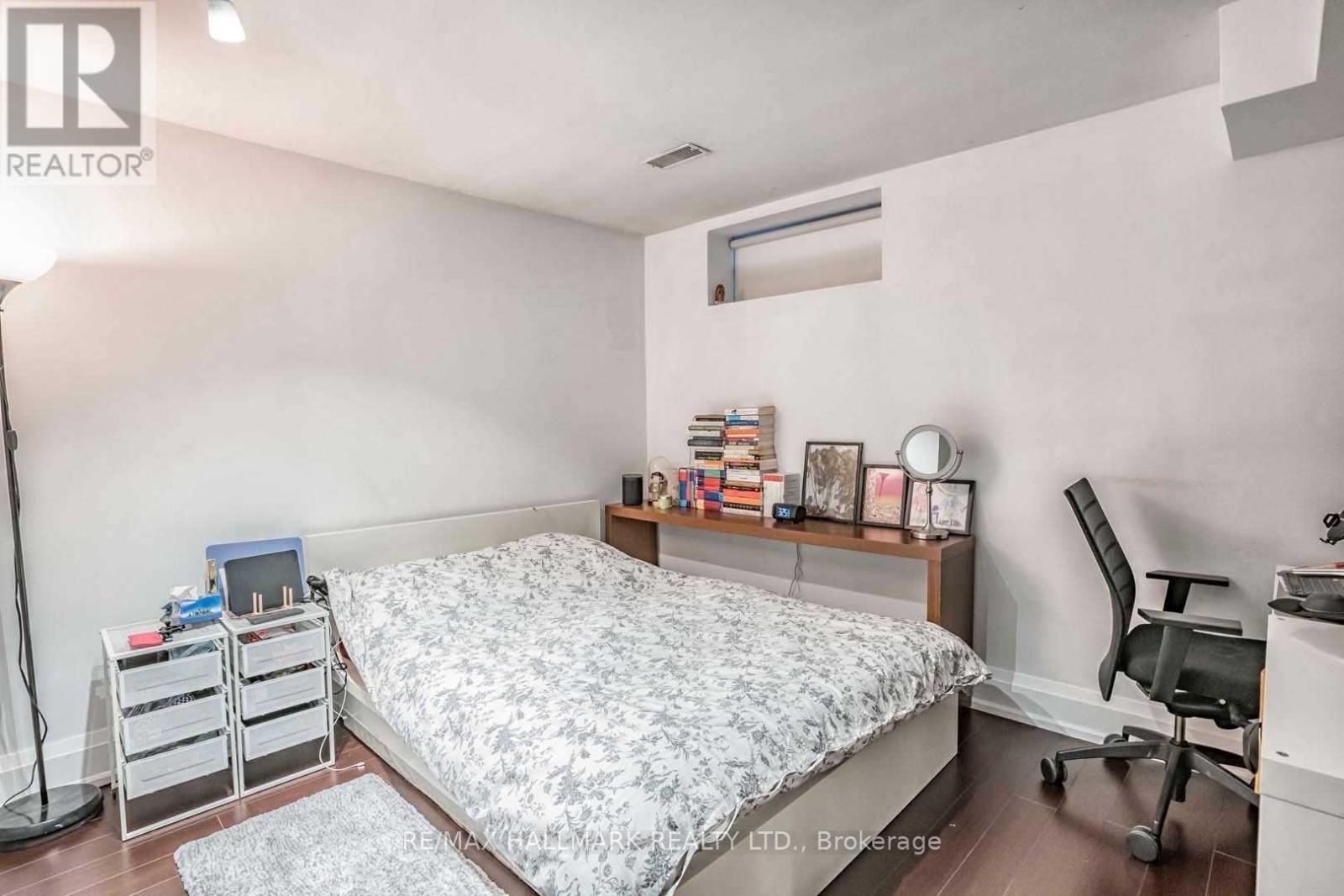 Bsmt - 759 Coxwell Avenue, Toronto, Ontario  M4C 3C5 - Photo 3 - E12474437