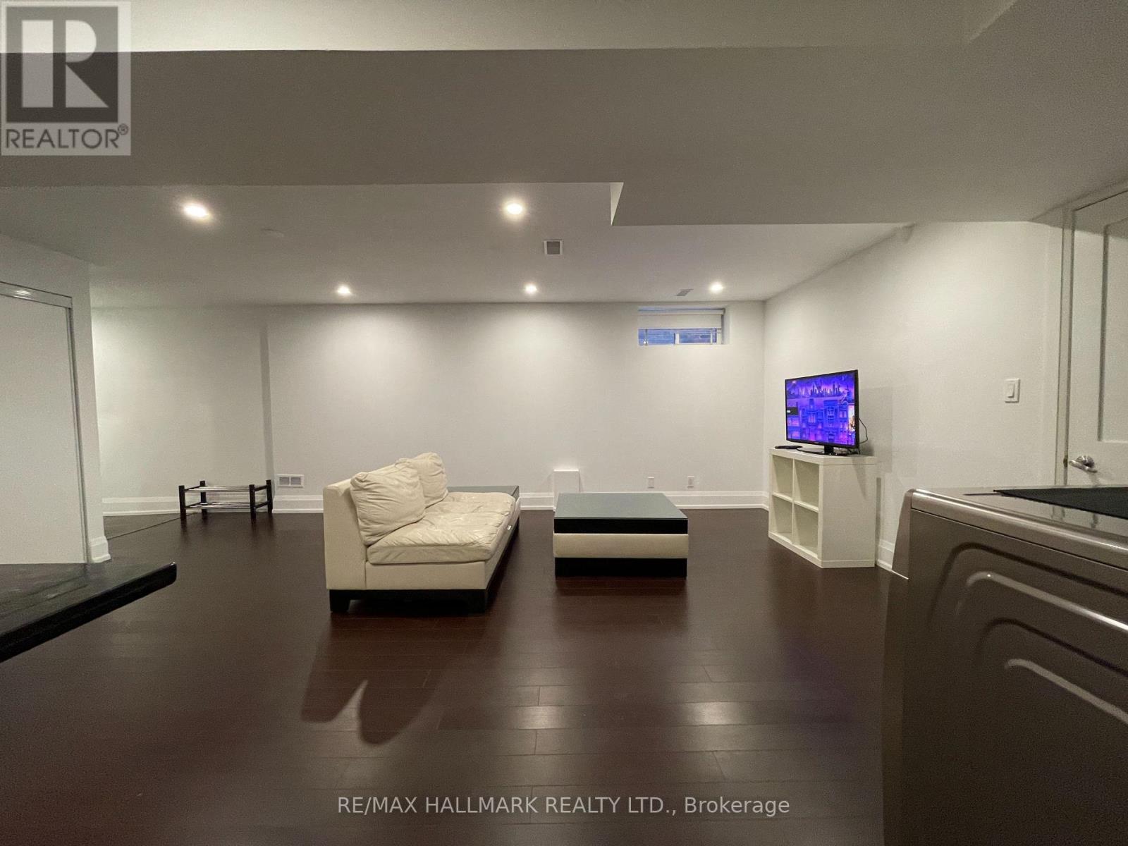 Bsmt - 759 Coxwell Avenue, Toronto, Ontario  M4C 3C5 - Photo 4 - E12474437