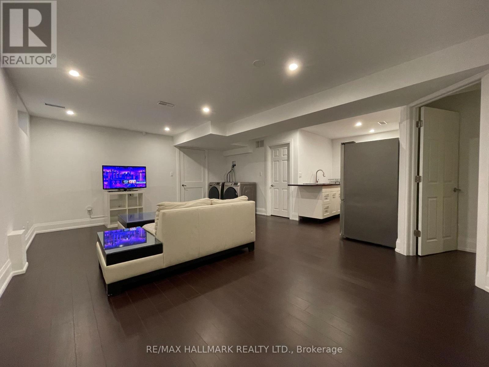 Bsmt - 759 Coxwell Avenue, Toronto, Ontario  M4C 3C5 - Photo 5 - E12474437