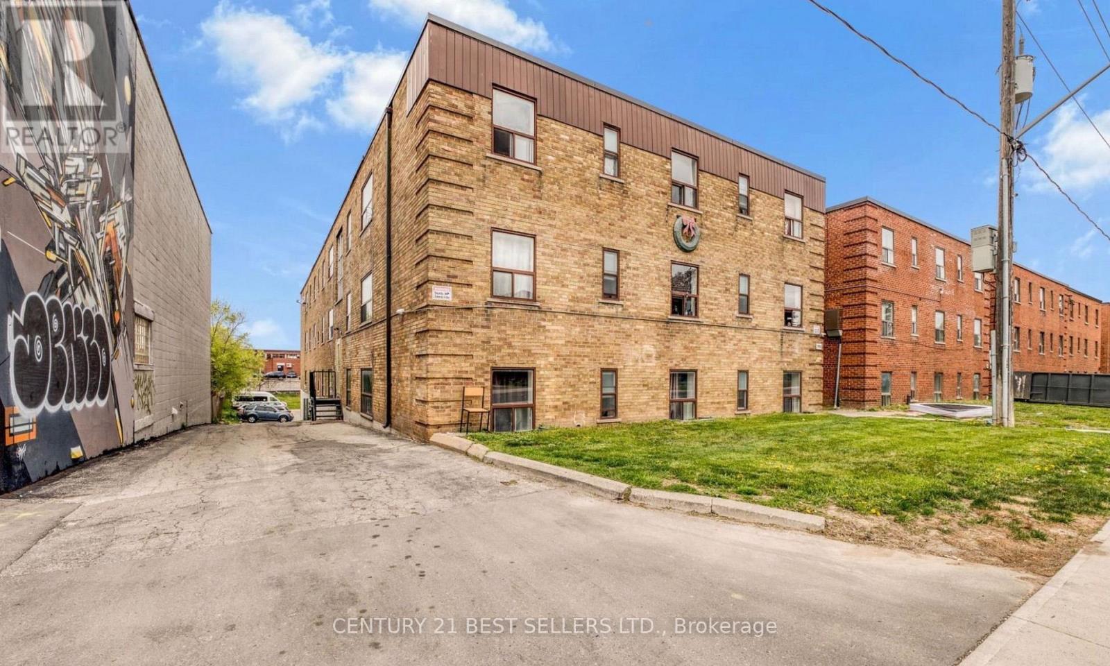 106 - 990 O'CONNOR DRIVE, Toronto, Ontario