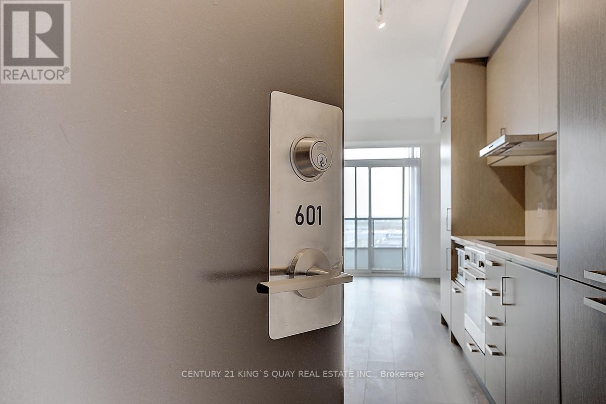 601 - 60 Honeycrisp Crescent, Vaughan, Ontario  L4K 0N5 - Photo 9 - N12474371