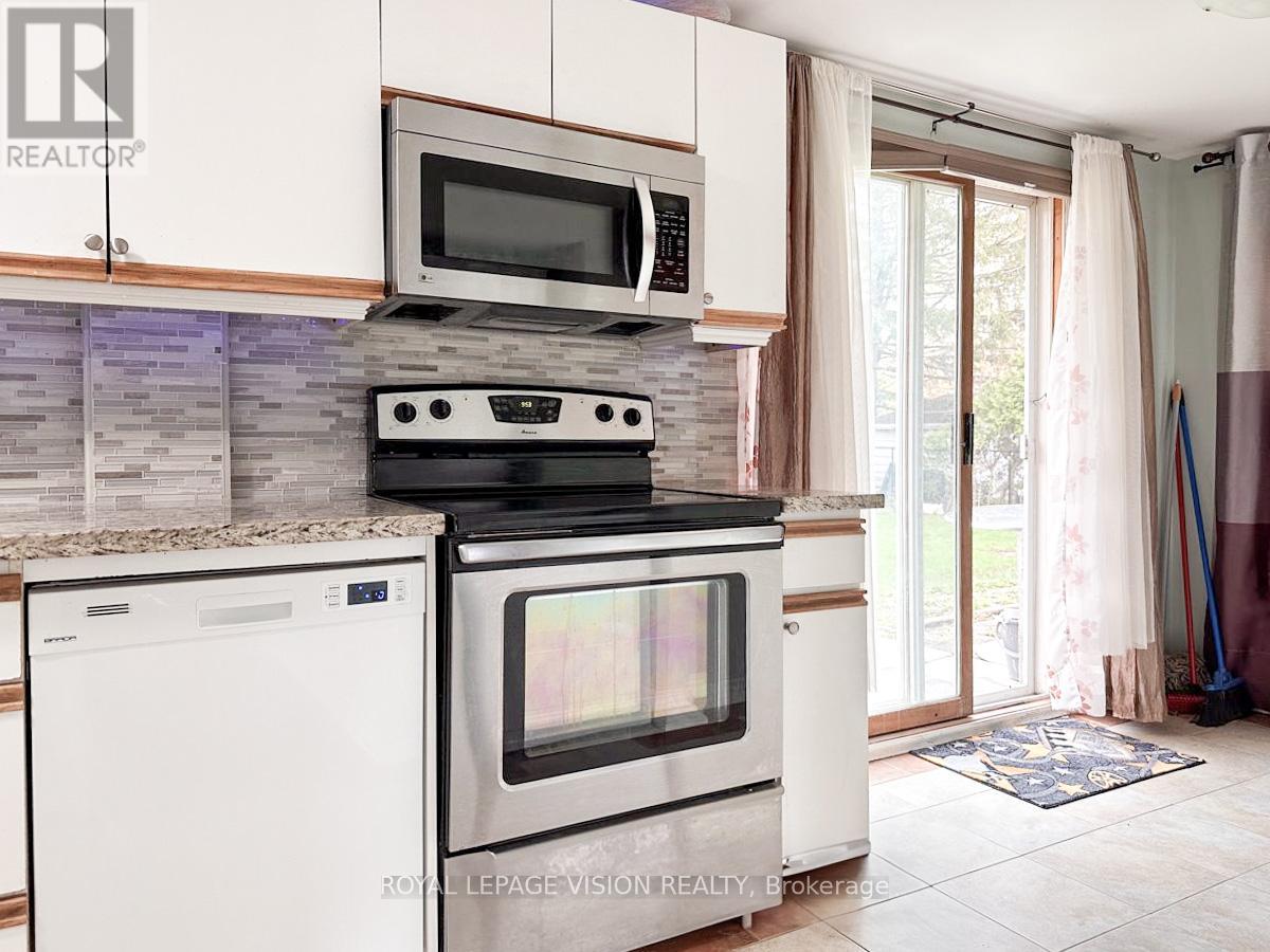 Coach House - 117 William Street, Whitchurch-Stouffville, Ontario  L4A 1B3 - Photo 10 - N12474440