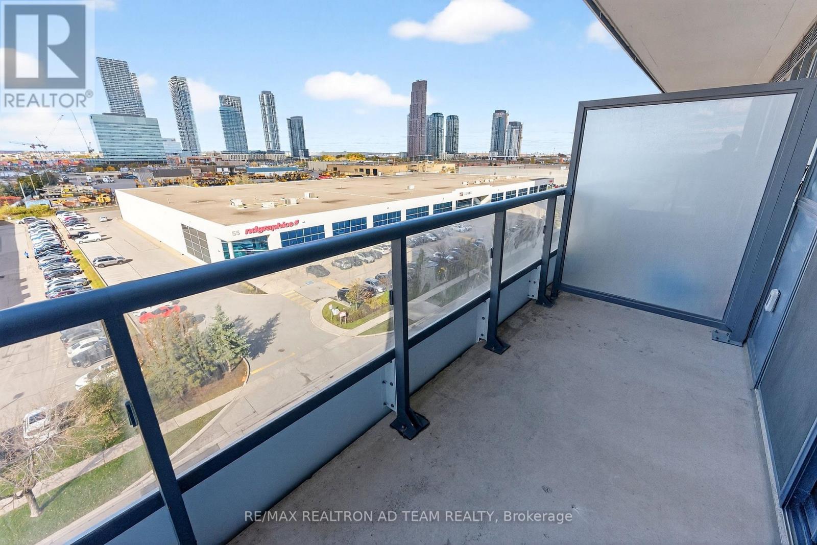 717 - 10 Honeycrisp Crescent, Vaughan, Ontario  L4K 0M7 - Photo 21 - N12474445