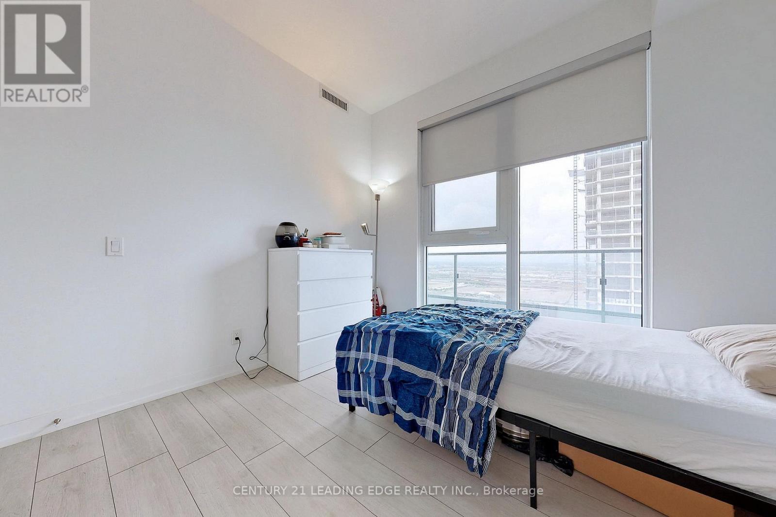 4102 - 950 Portage Parkway, Vaughan, Ontario  L4K 0J7 - Photo 13 - N12474458