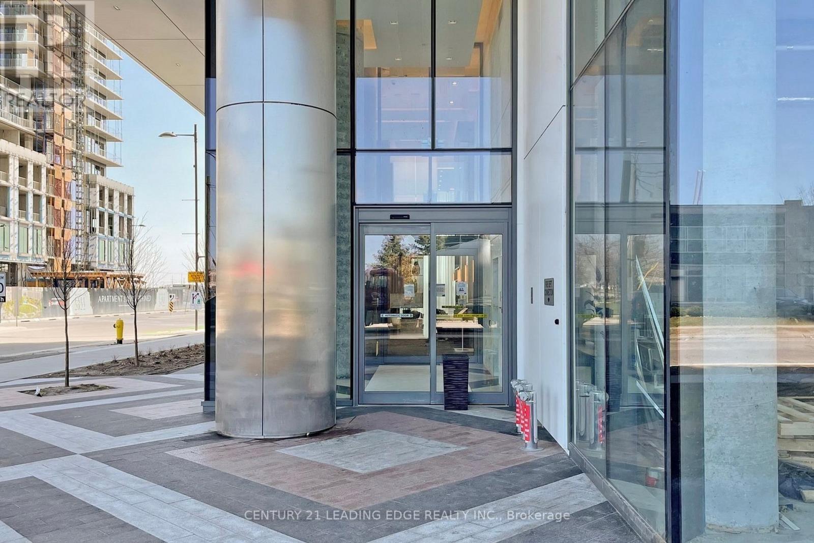 4102 - 950 Portage Parkway, Vaughan, Ontario  L4K 0J7 - Photo 2 - N12474458