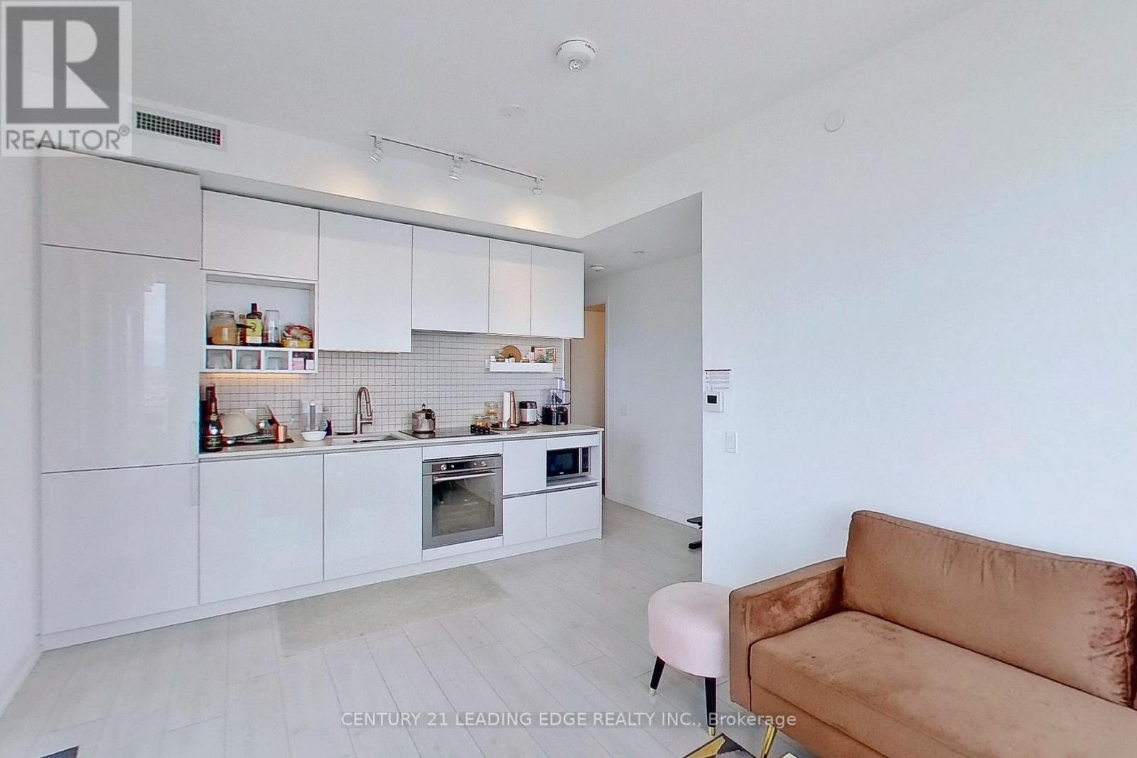 4102 - 950 Portage Parkway, Vaughan, Ontario  L4K 0J7 - Photo 9 - N12474458