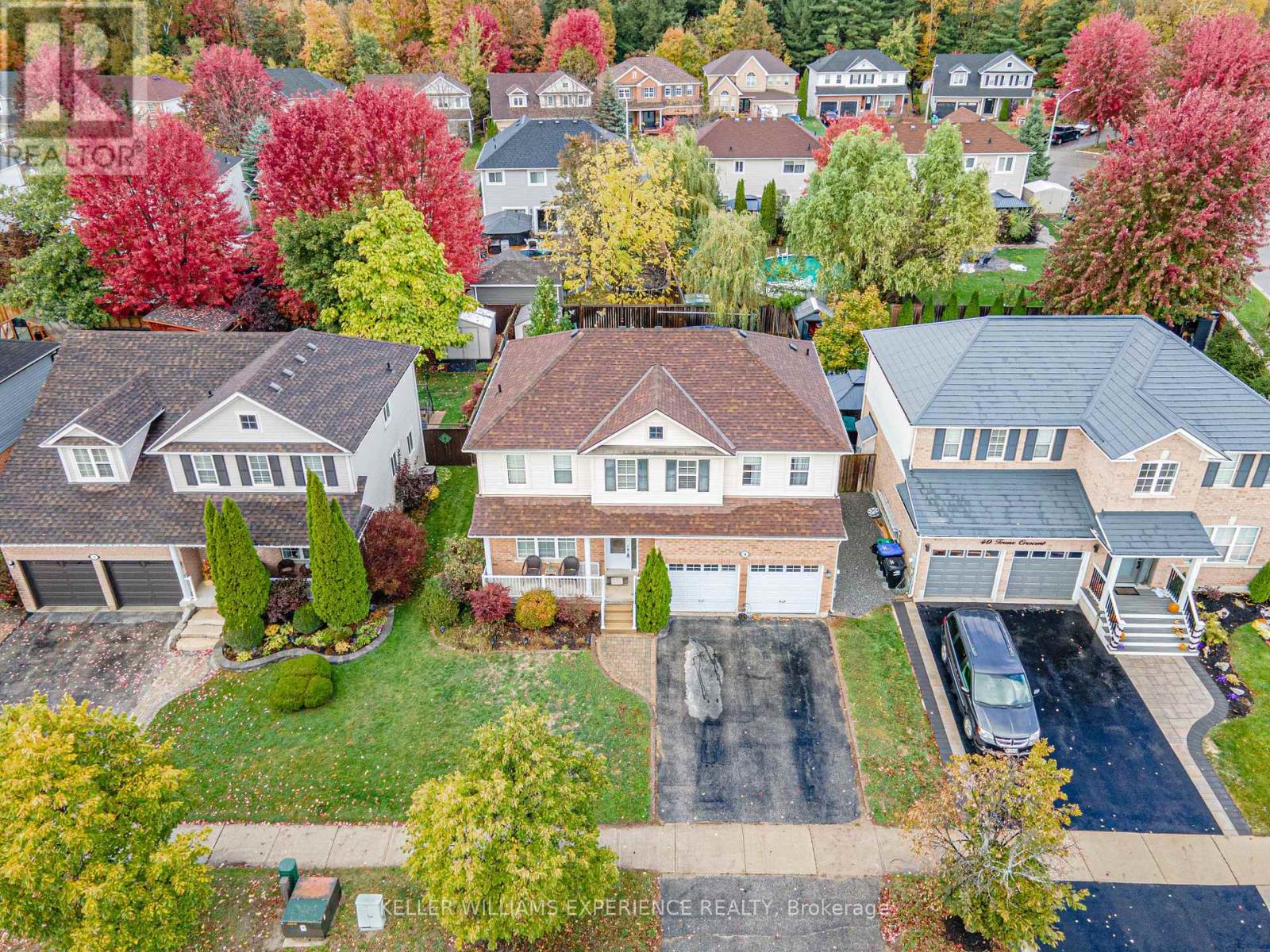 38 Truax Crescent, Essa, Ontario  L3W 0C2 - Photo 2 - N12474464