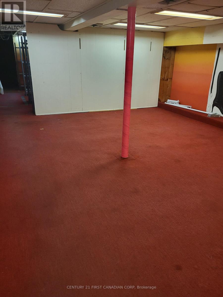 429 Talbot Street, St. Thomas, Ontario N5P 1C1 - Photo 12 - X12466365