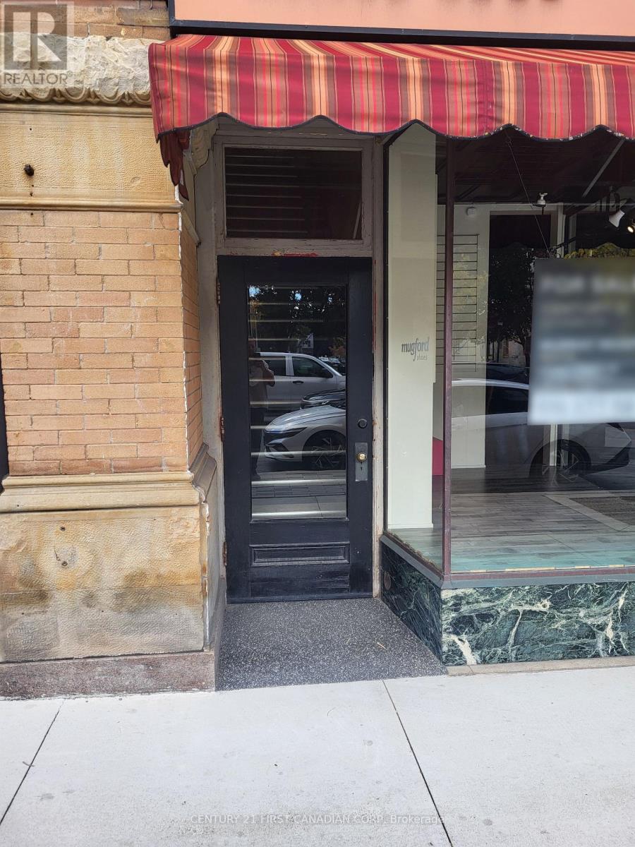 429 Talbot Street, St. Thomas, Ontario N5P 1C1 - Photo 2 - X12466365