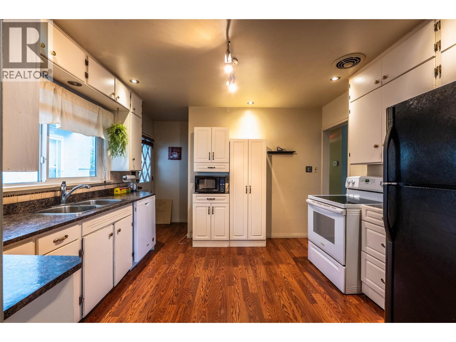 714 Robson Street, Nelson, British Columbia  V1L 5B1 - Photo 10 - 10366376