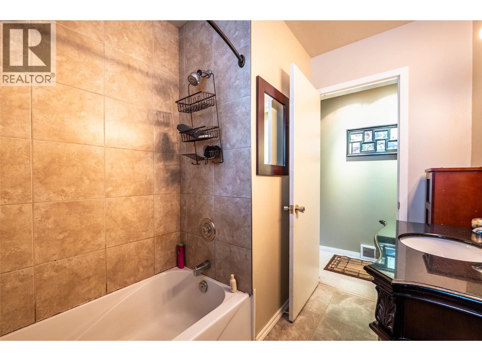 714 Robson Street, Nelson, British Columbia  V1L 5B1 - Photo 22 - 10366376