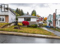 714 Robson Street, nelson, British Columbia