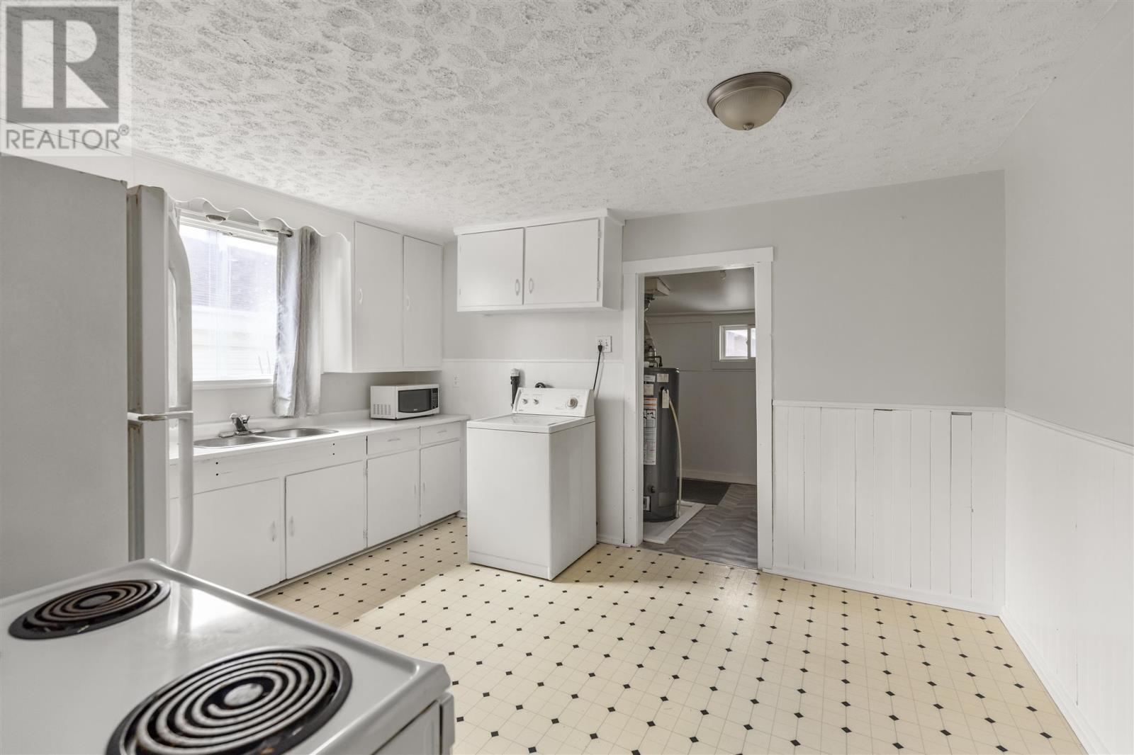 21 Cameron Ave, Sault Ste. Marie, Ontario  P6B 4W6 - Photo 11 - SM252593