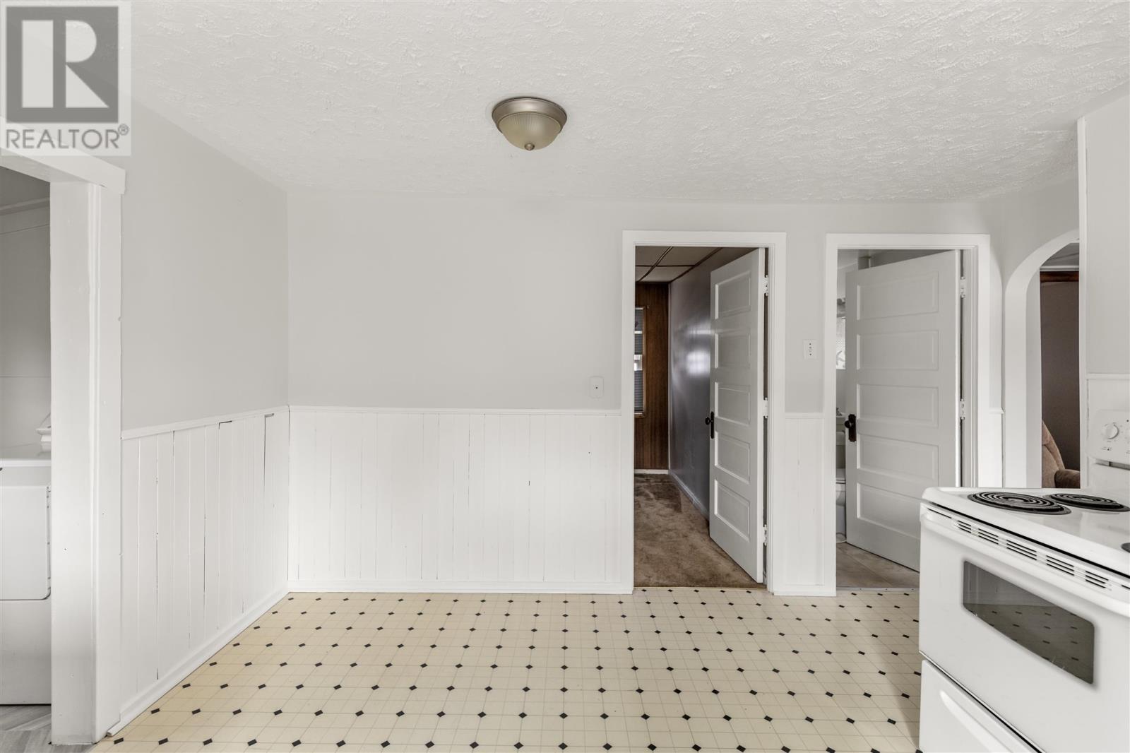 21 Cameron Ave, Sault Ste. Marie, Ontario  P6B 4W6 - Photo 12 - SM252593