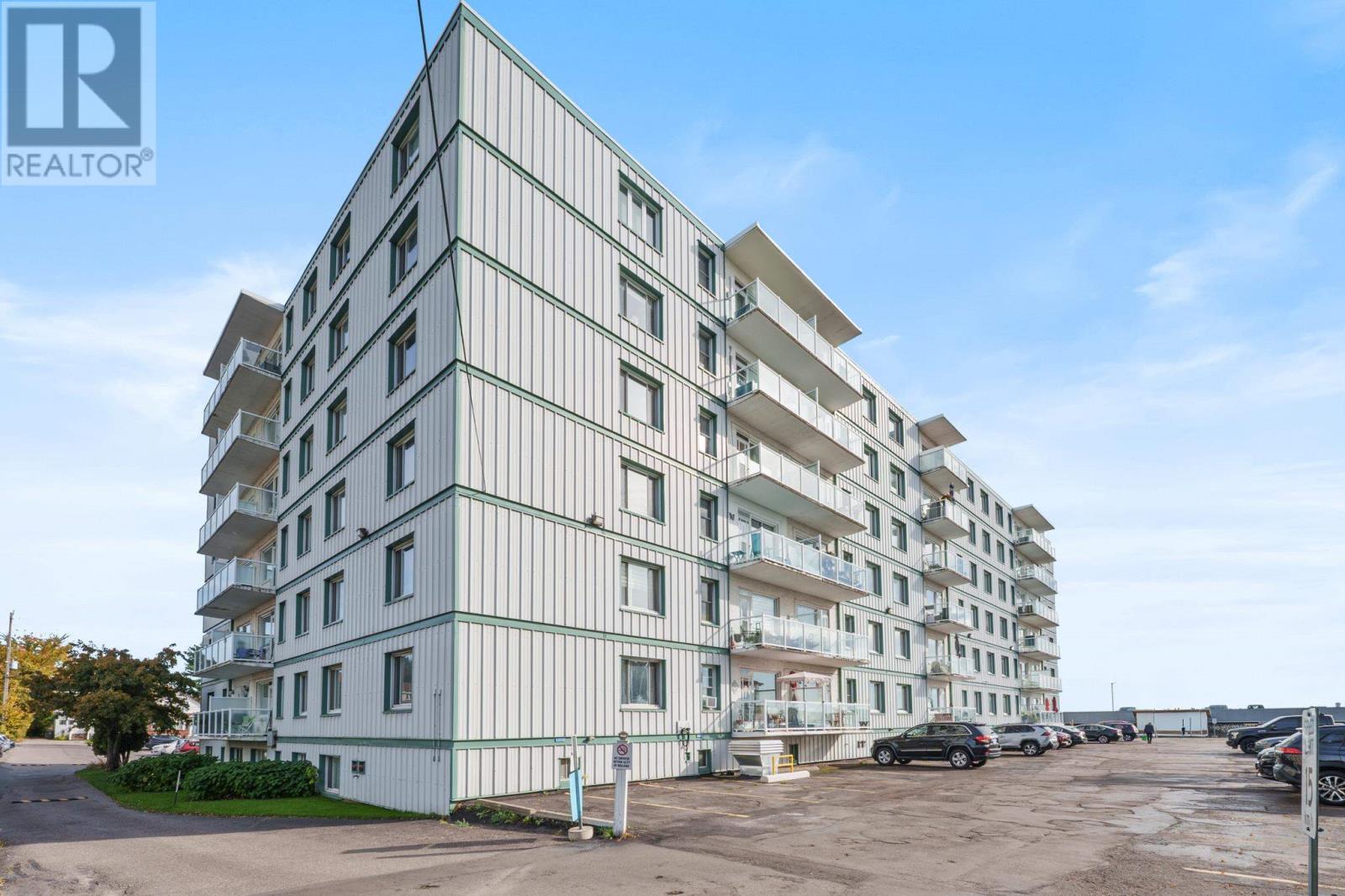 99 Pine St # 701, Sault Ste. Marie, Ontario  P6A 3Y3 - Photo 2 - SM253036