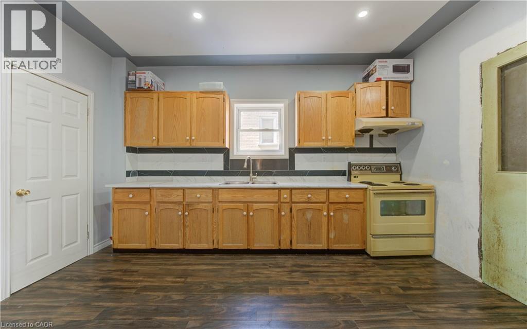 138 Courtland Avenue E, Kitchener, Ontario  N2G 2V1 - Photo 11 - 40765796