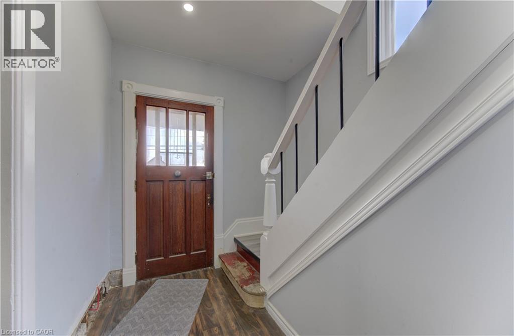 138 Courtland Avenue E, Kitchener, Ontario  N2G 2V1 - Photo 2 - 40765796