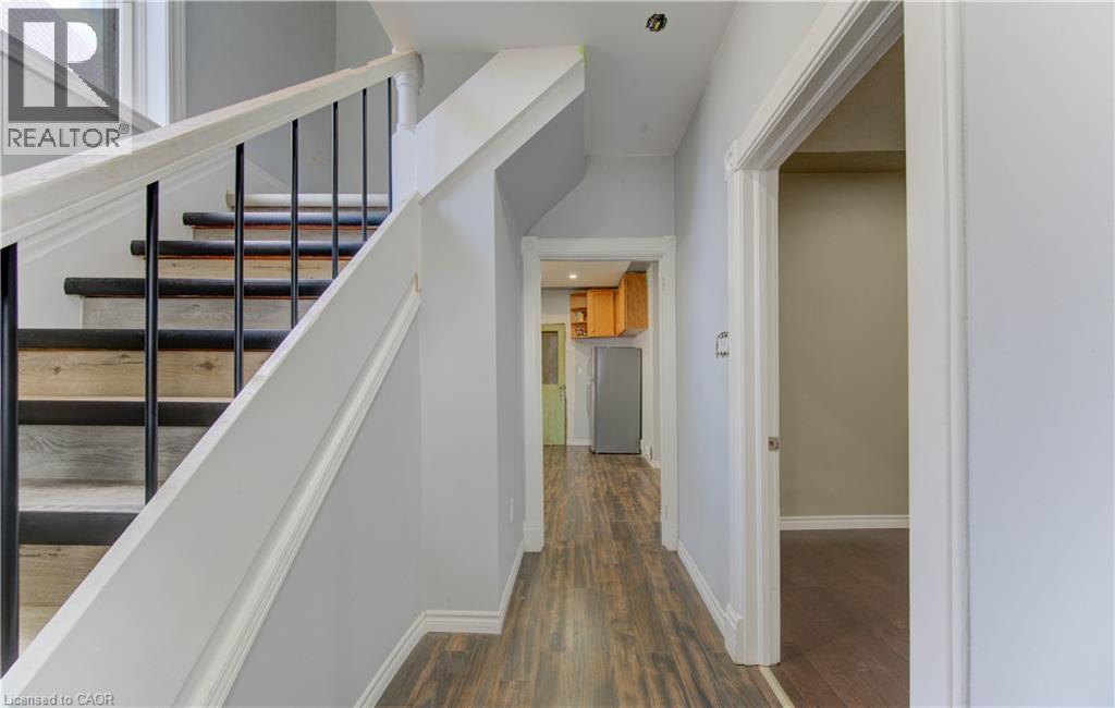 138 Courtland Avenue E, Kitchener, Ontario  N2G 2V1 - Photo 3 - 40765796