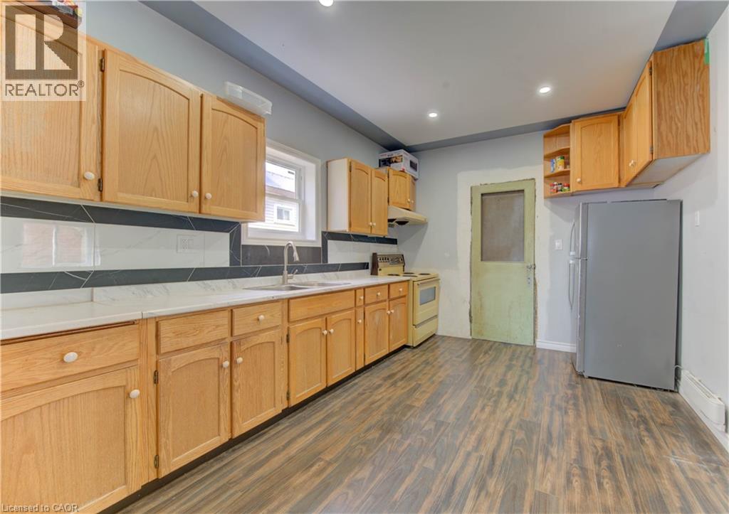 138 Courtland Avenue E, Kitchener, Ontario  N2G 2V1 - Photo 5 - 40765796