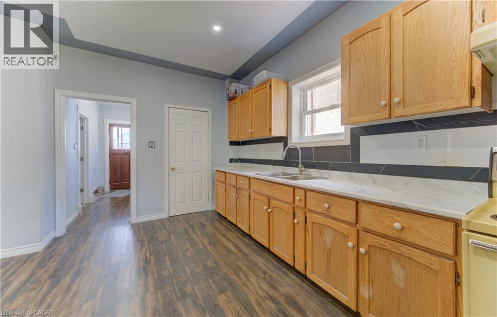 138 Courtland Avenue E, Kitchener, Ontario  N2G 2V1 - Photo 7 - 40765796