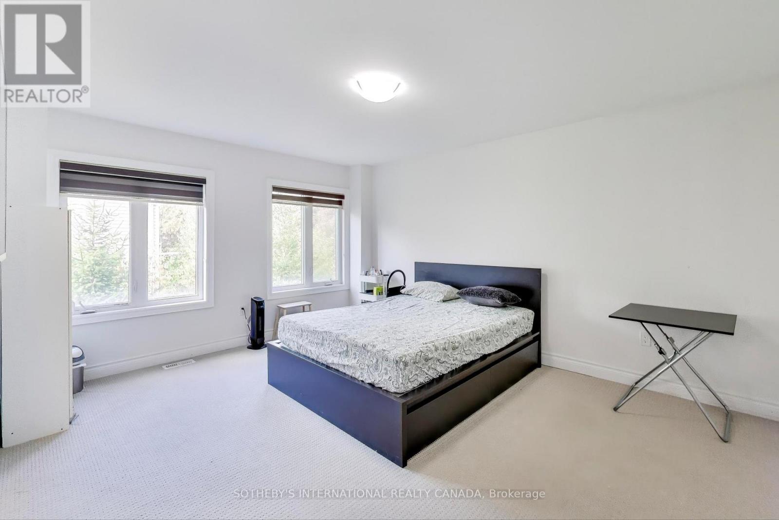 1161 Carnegie Drive, Mississauga, Ontario  L5E 0A6 - Photo 12 - W12474373
