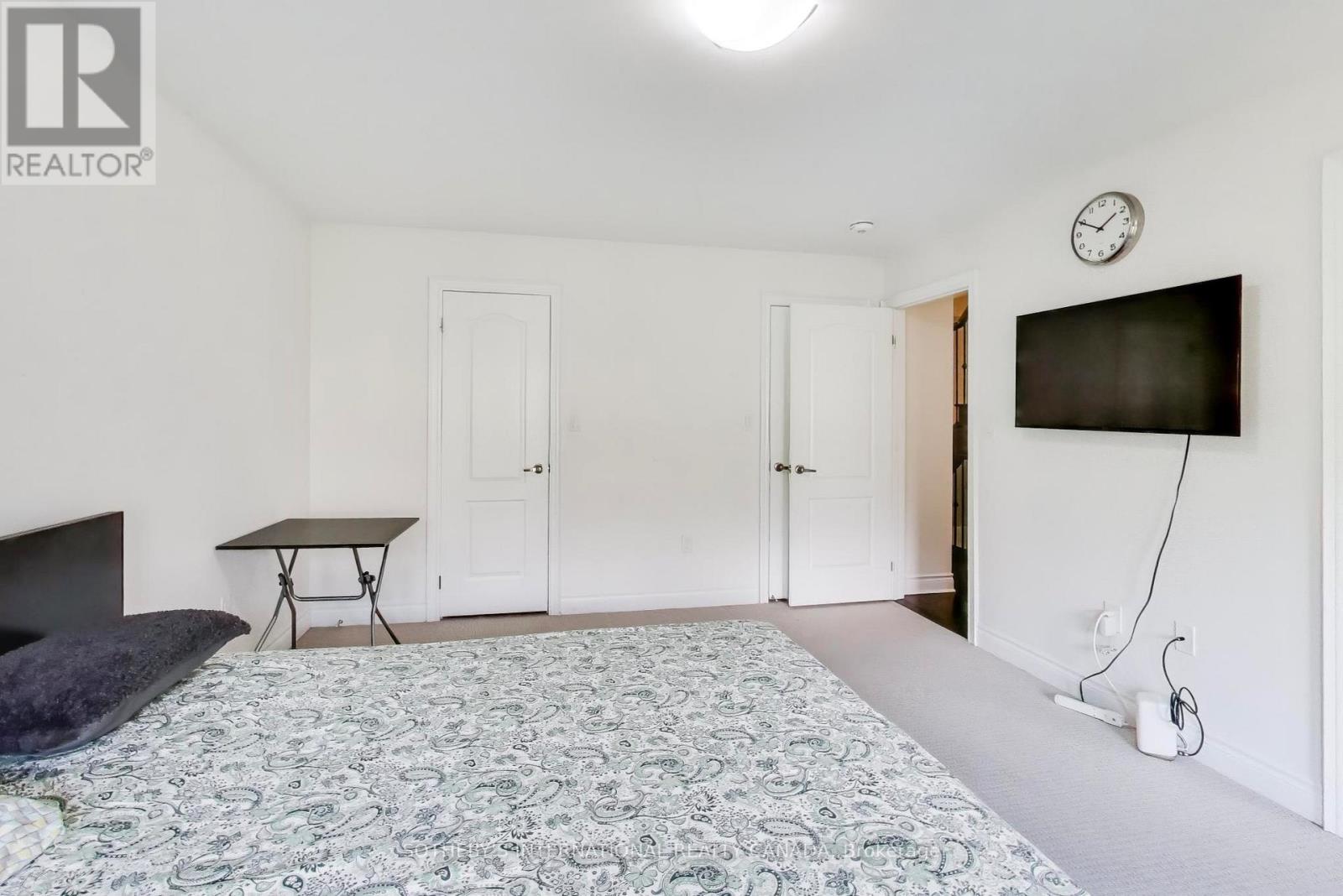 1161 Carnegie Drive, Mississauga, Ontario  L5E 0A6 - Photo 13 - W12474373