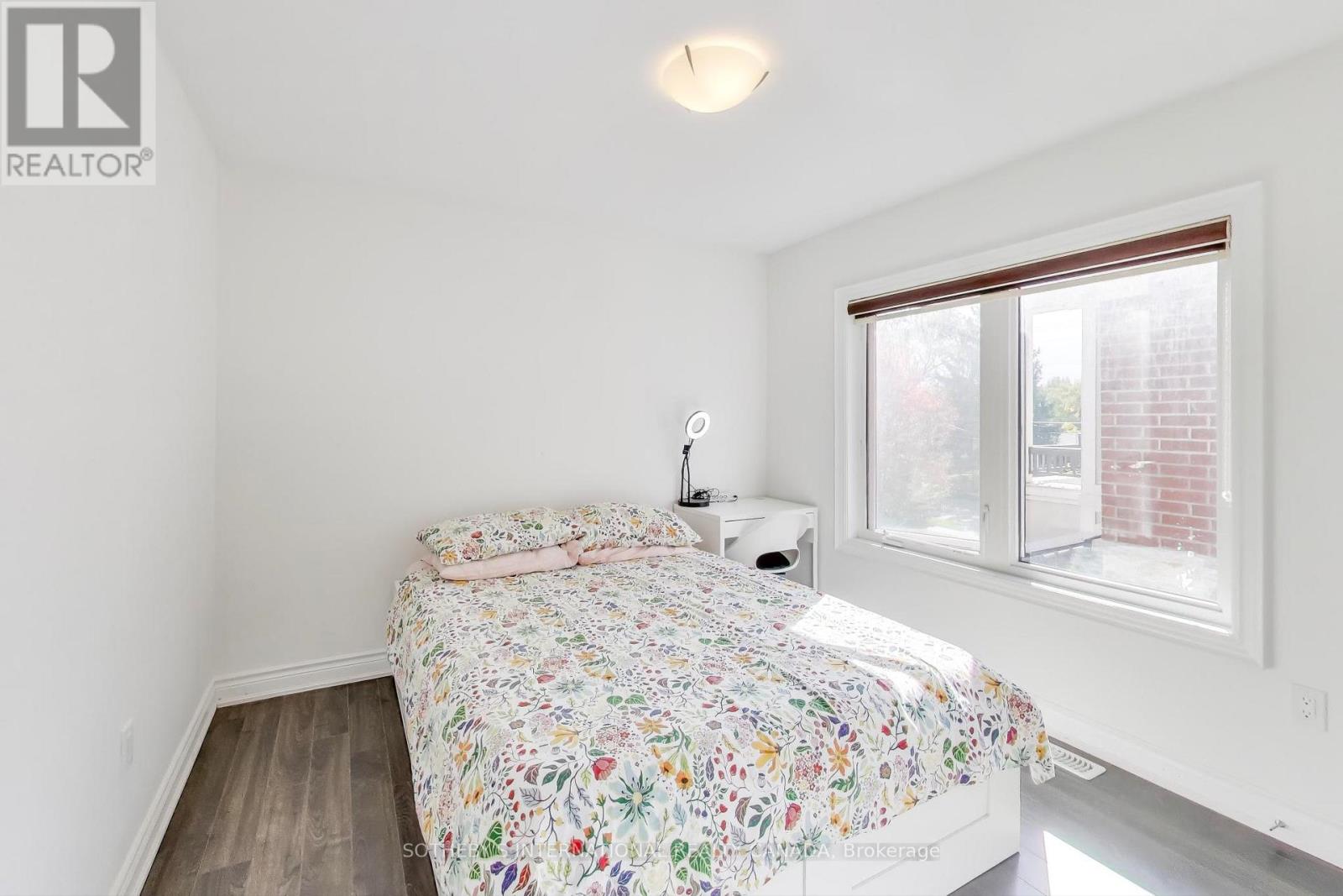 1161 Carnegie Drive, Mississauga, Ontario  L5E 0A6 - Photo 16 - W12474373