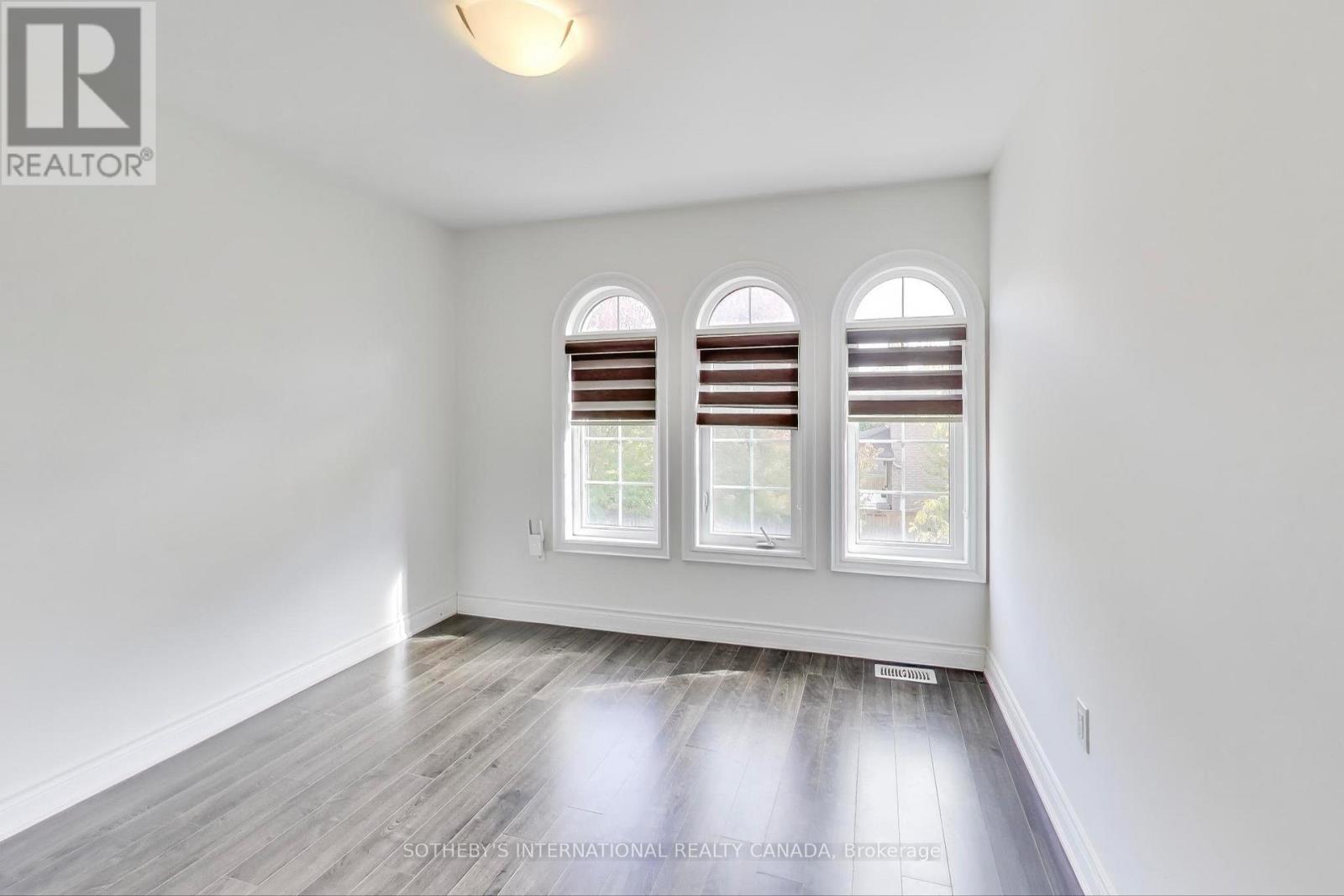 1161 Carnegie Drive, Mississauga, Ontario  L5E 0A6 - Photo 18 - W12474373