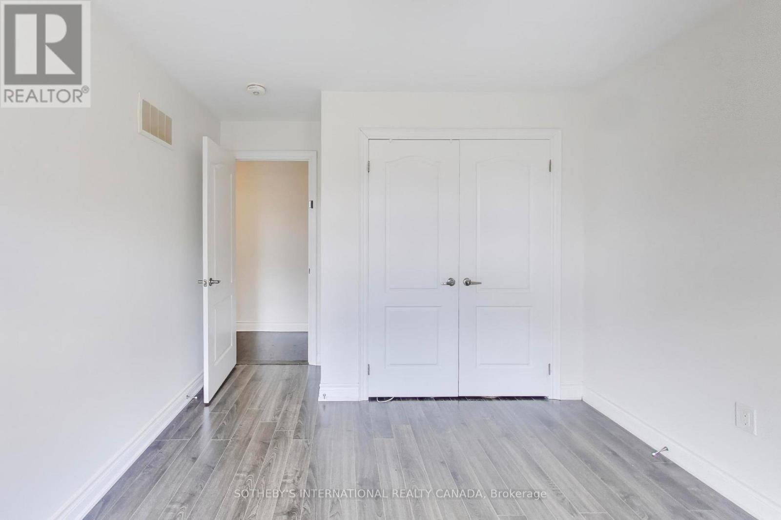 1161 Carnegie Drive, Mississauga, Ontario  L5E 0A6 - Photo 19 - W12474373