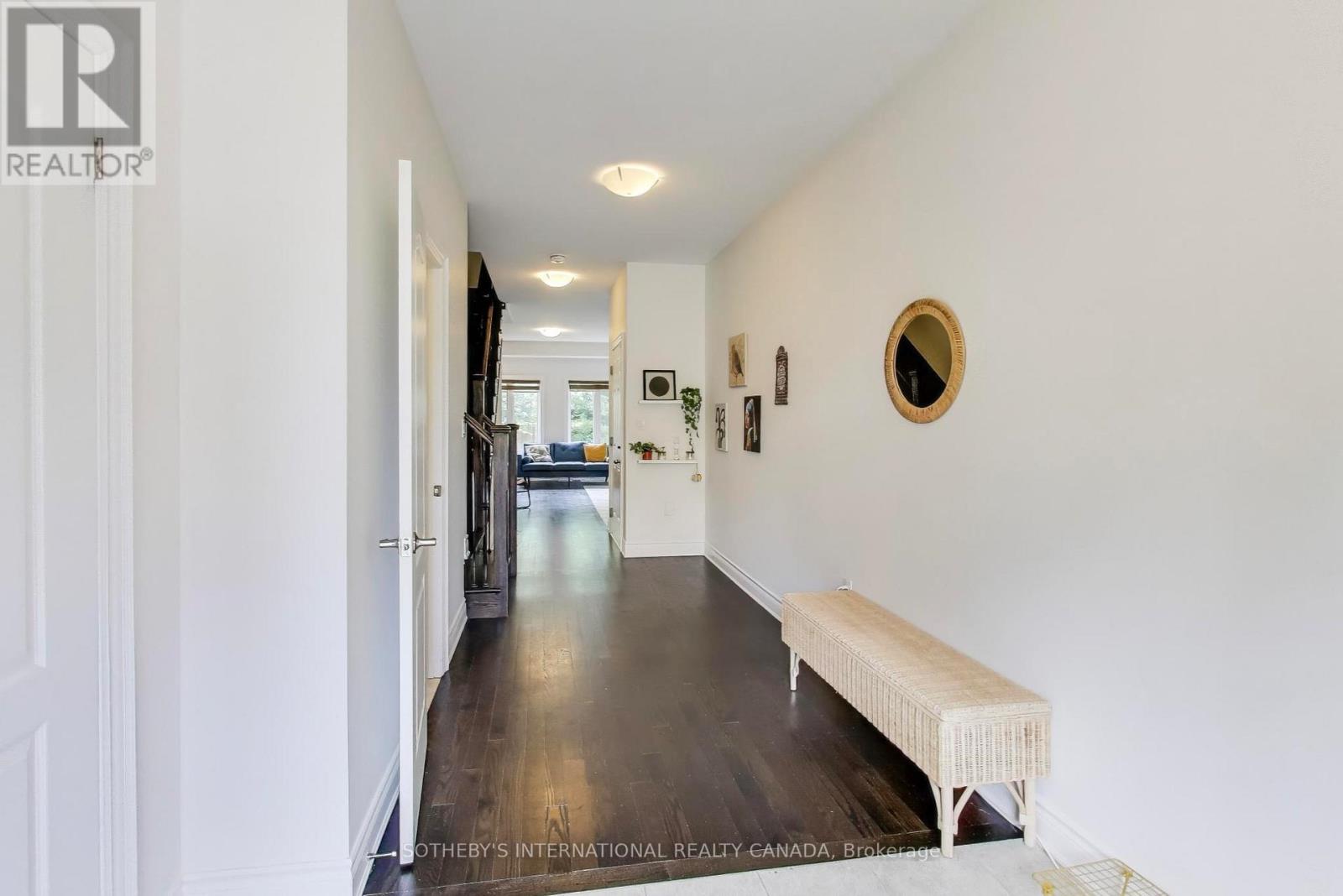 1161 Carnegie Drive, Mississauga, Ontario  L5E 0A6 - Photo 4 - W12474373
