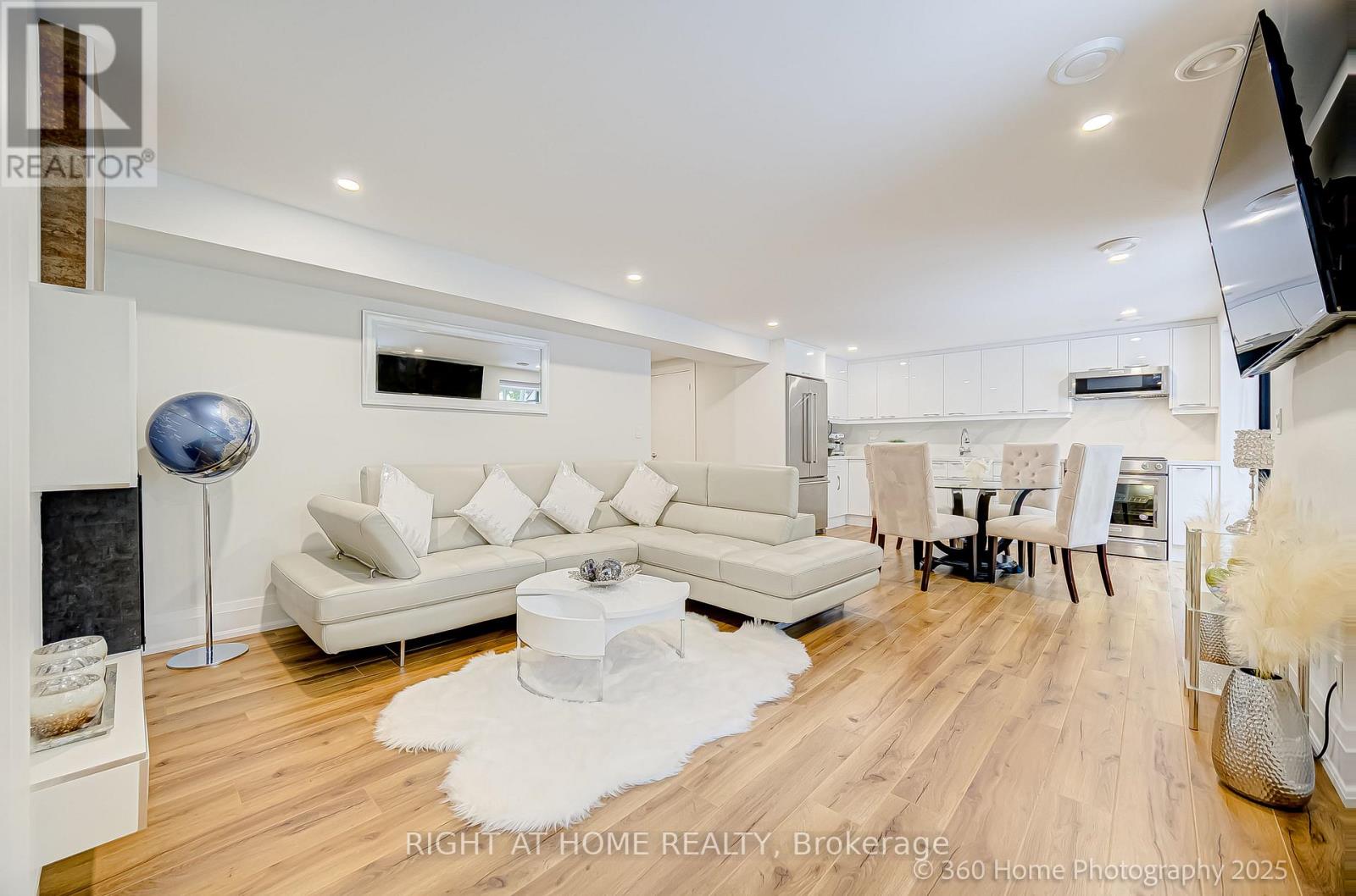 238 Renforth Drive, Toronto, Ontario  M9C 2K9 - Photo 23 - W12474450