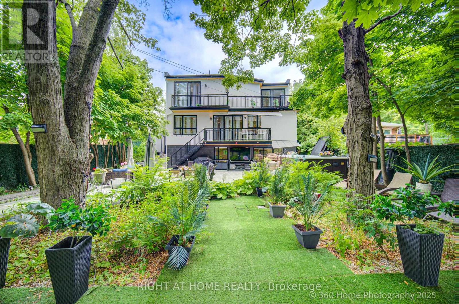238 Renforth Drive, Toronto, Ontario  M9C 2K9 - Photo 28 - W12474450
