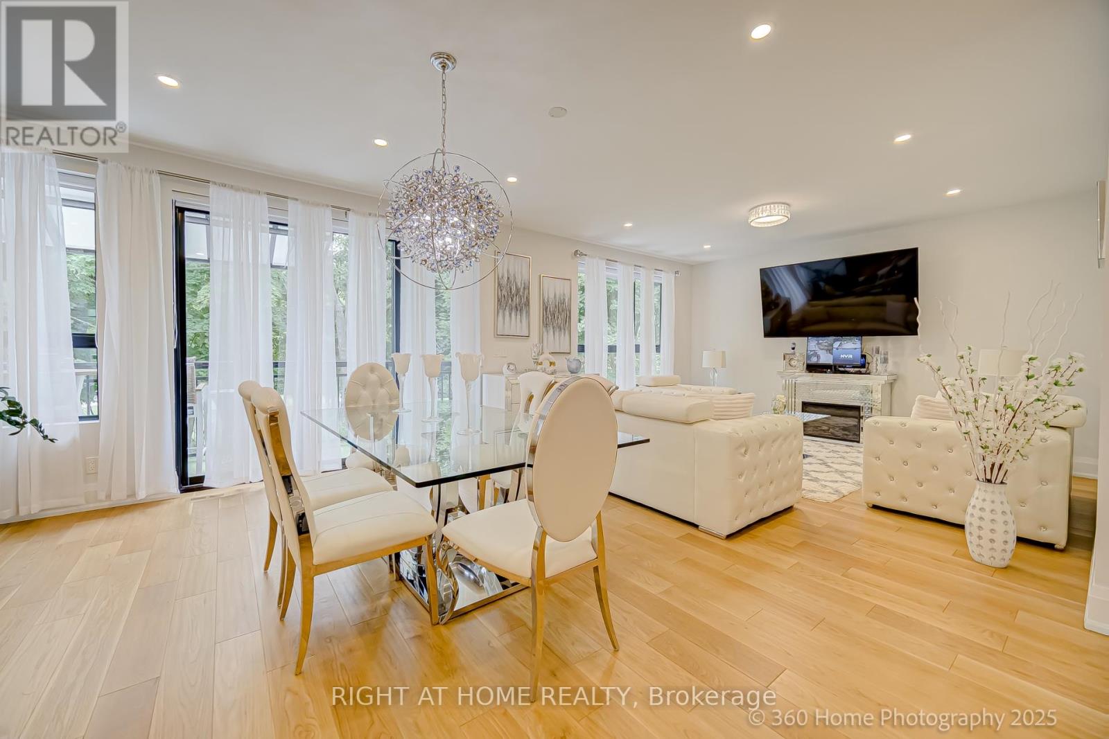 238 Renforth Drive, Toronto, Ontario  M9C 2K9 - Photo 6 - W12474450