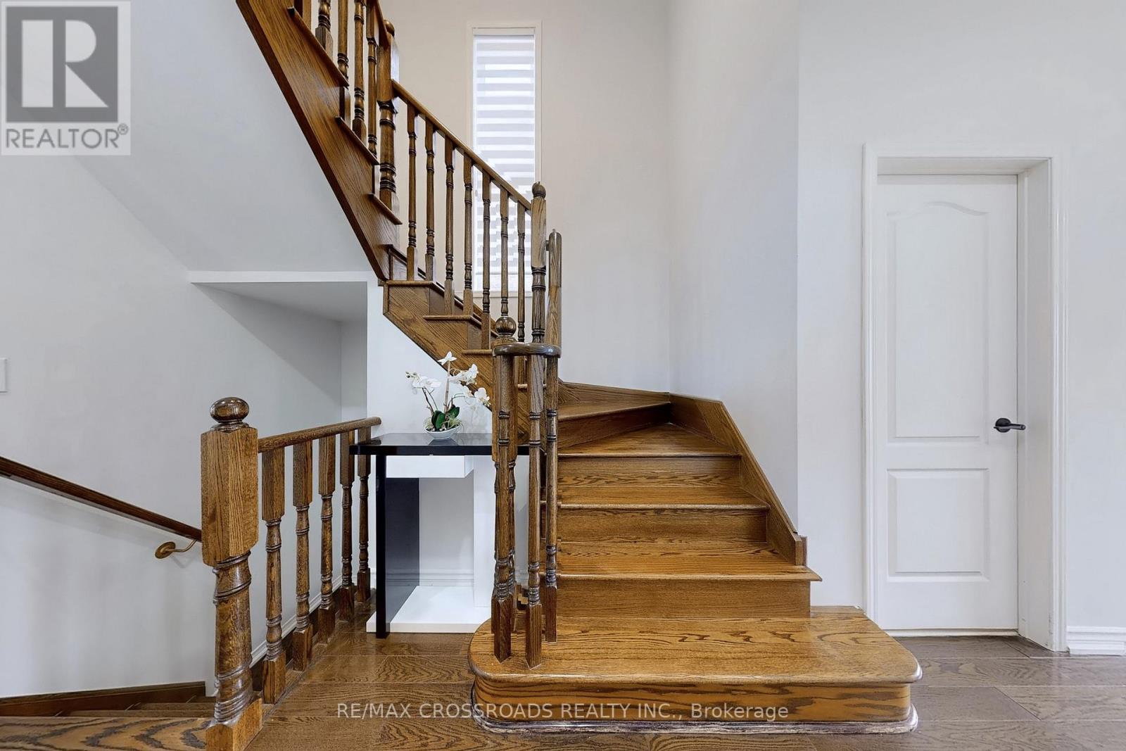 4262 Vivaldi Road, Burlington, Ontario  L7M 0N4 - Photo 9 - W12474460